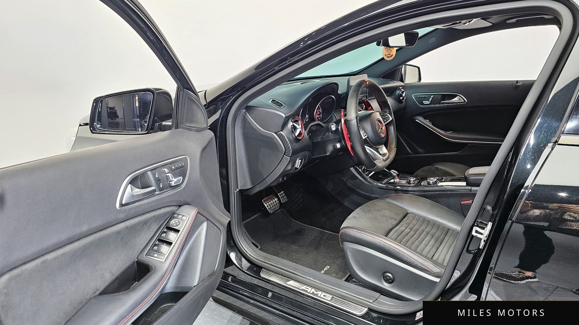 Mercedes-Benz A-Class W176 2017 — миниатюра 11