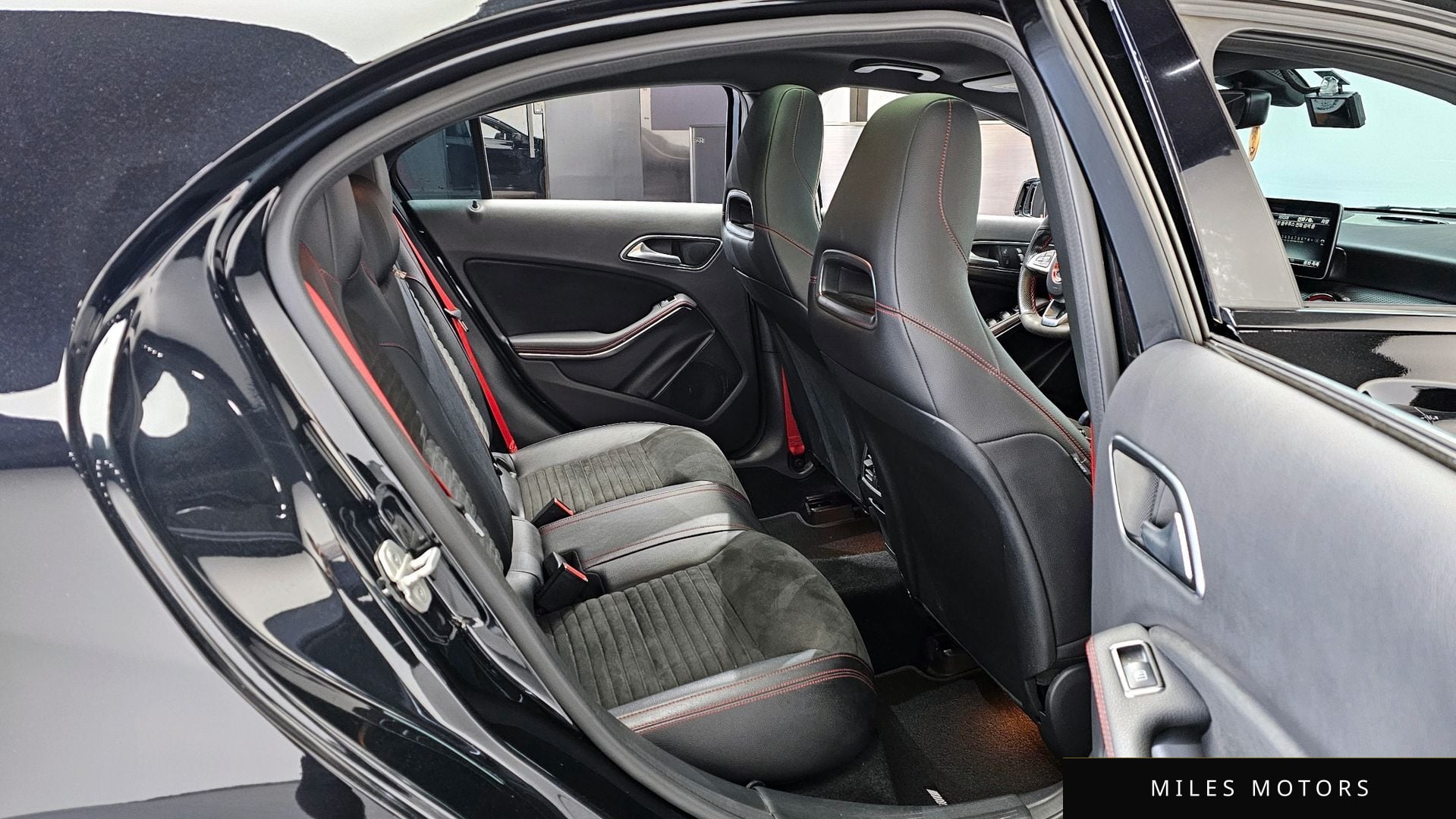 Mercedes-Benz A-Class W176 2017 — миниатюра 12