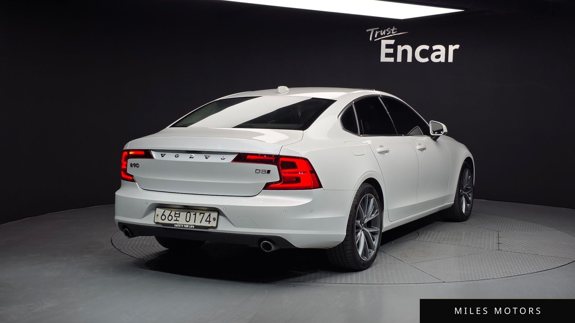 Volvo S90 2017 — миниатюра 2