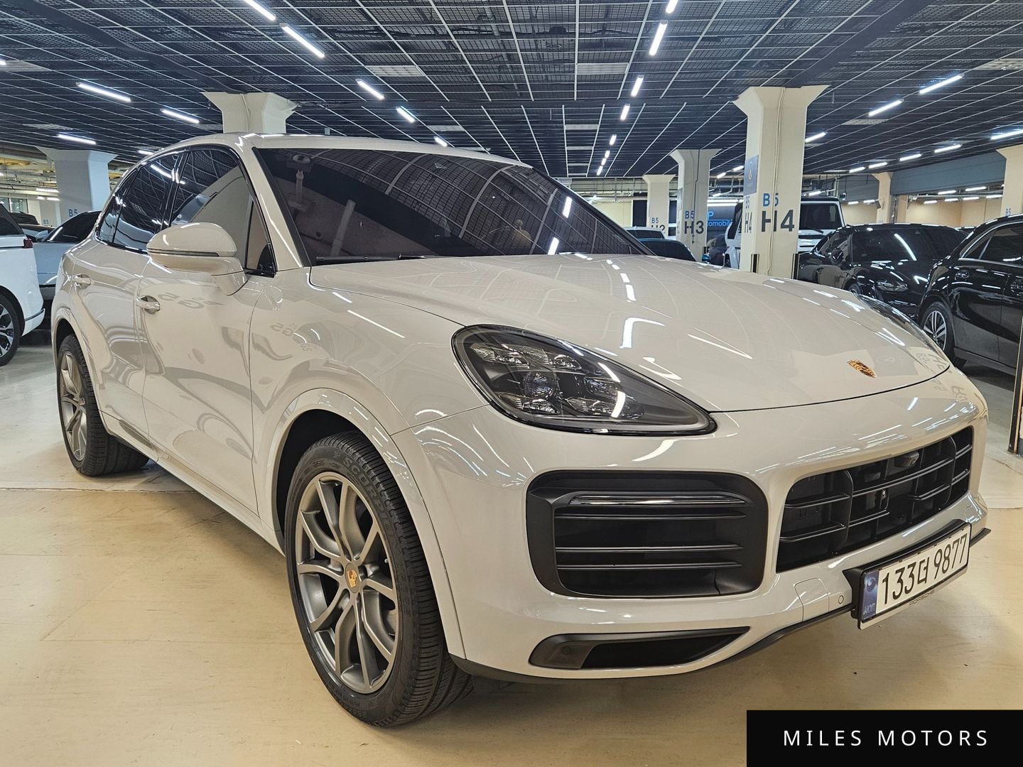 Porsche Cayenne 2023 — миниатюра 3