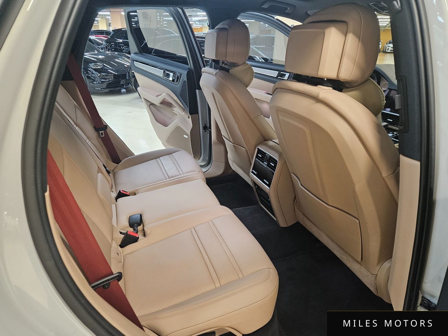 Porsche Cayenne 2023 — миниатюра 6