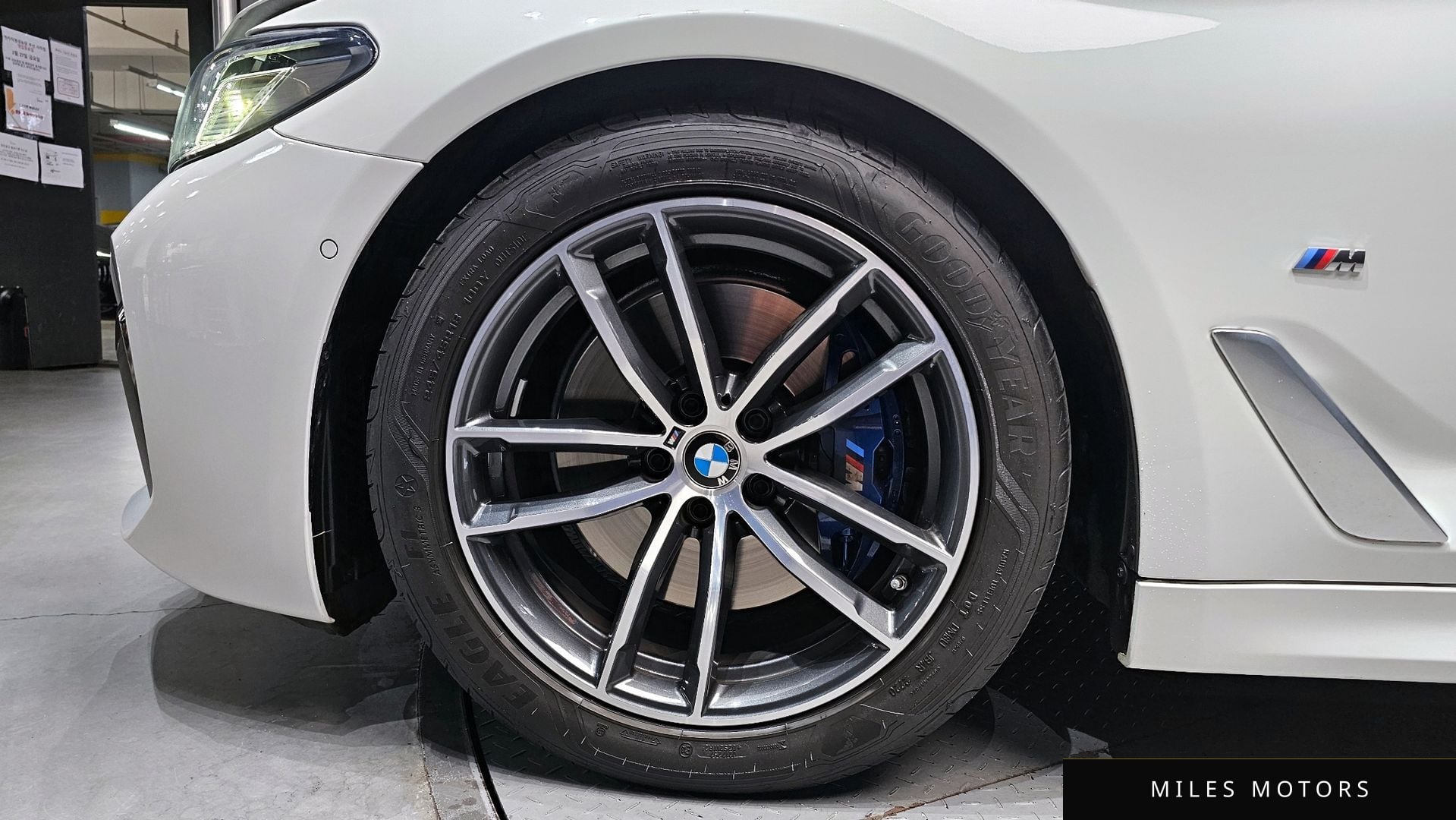 BMW 5 Series (G30) 2021 — миниатюра 5