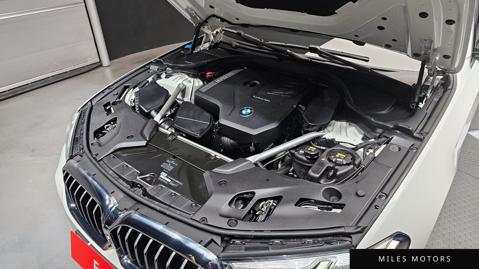 BMW 5 Series (G30) 2021 — миниатюра 6
