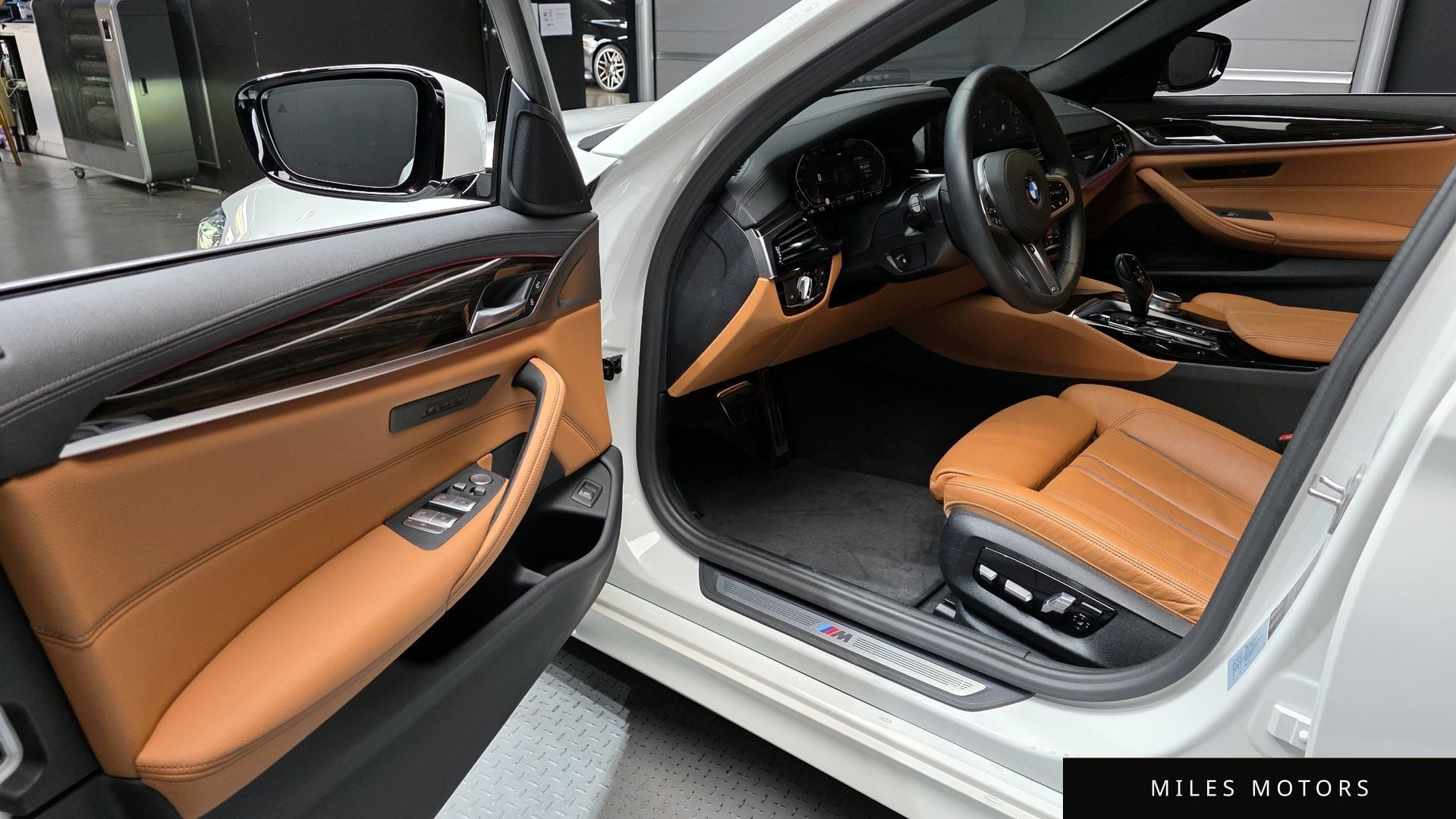 BMW 5 Series (G30) 2021 — миниатюра 11