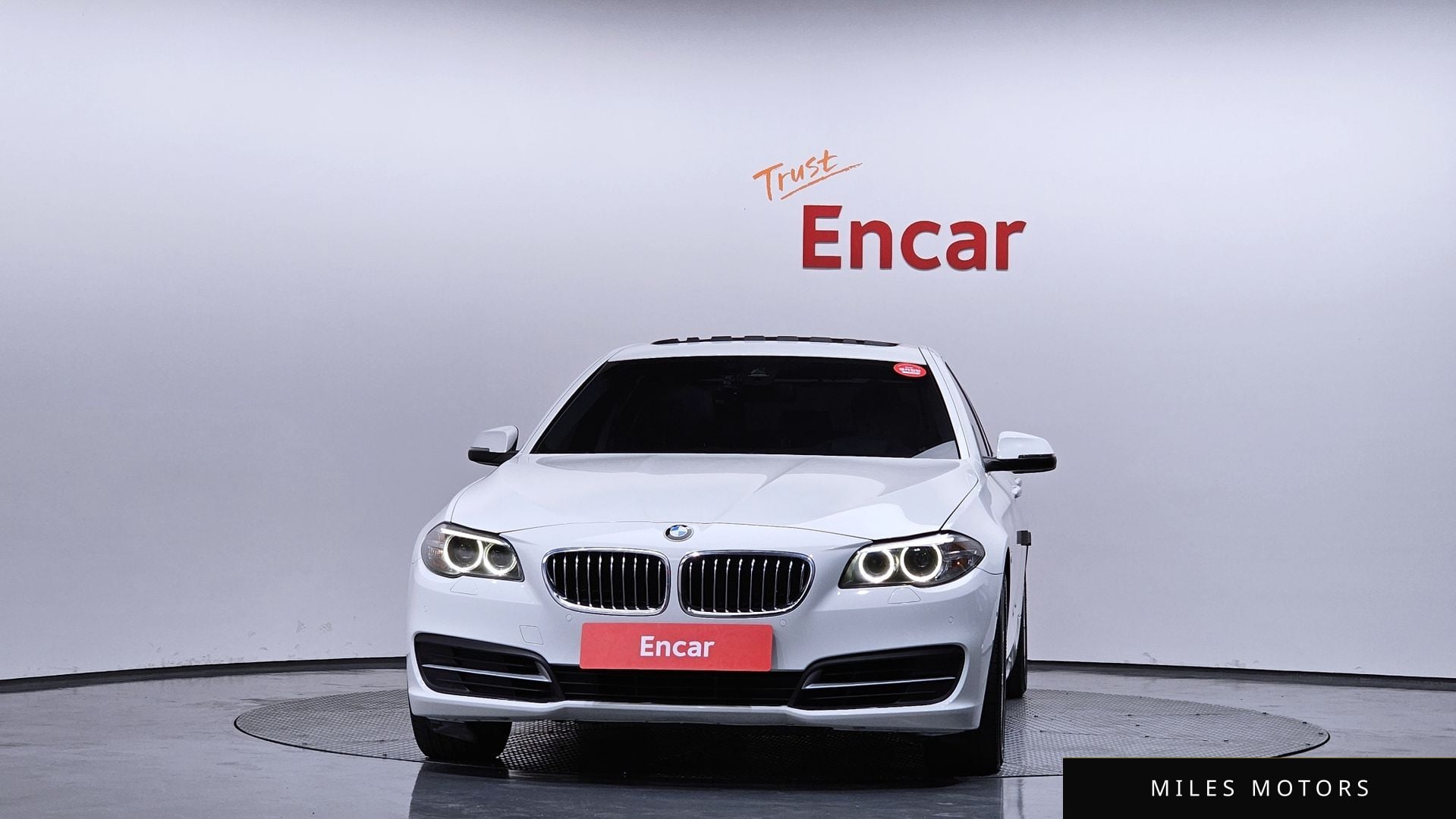 BMW 5 Series (F10) 2015 — миниатюра 3