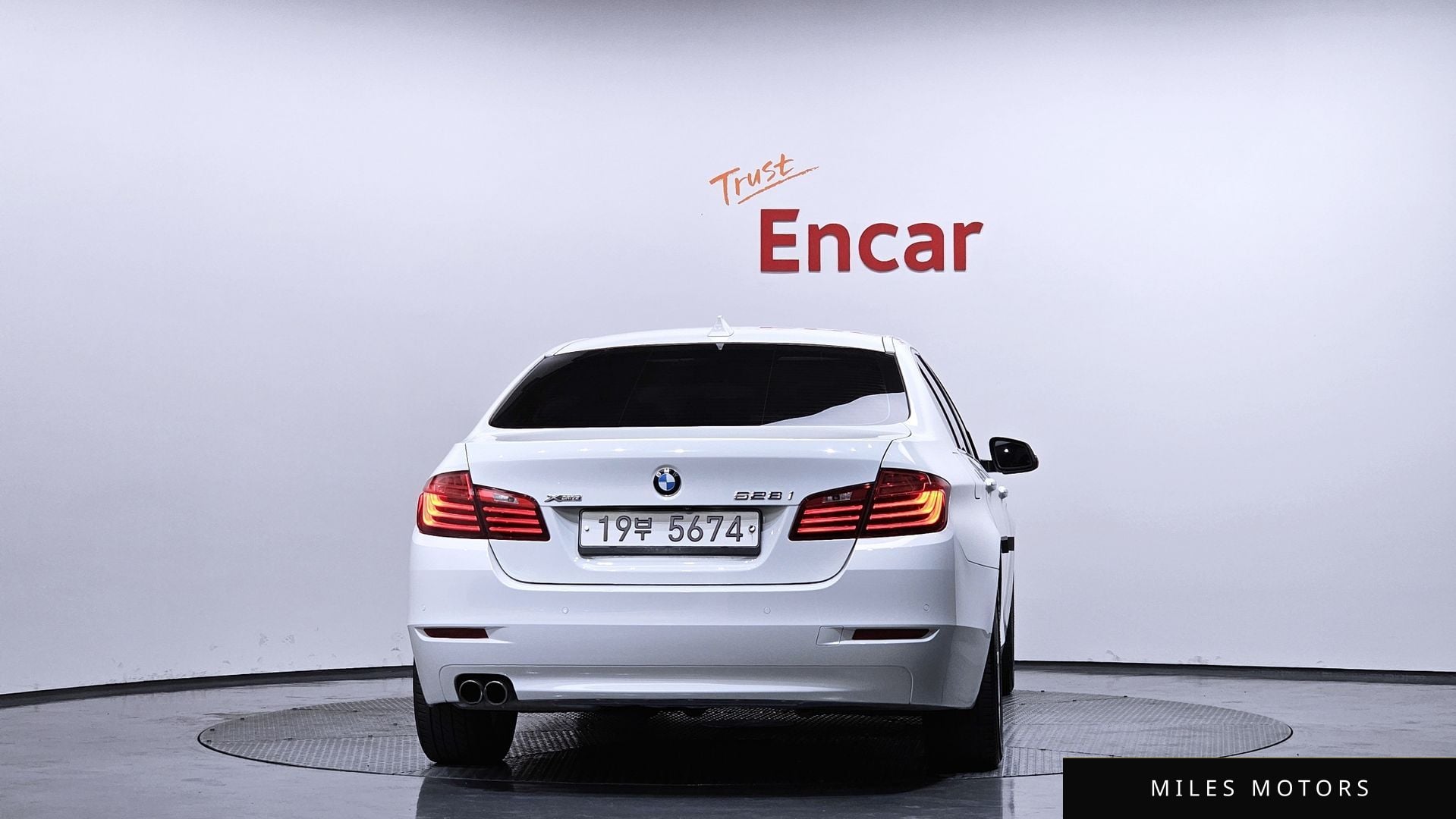 BMW 5 Series (F10) 2015 — миниатюра 4