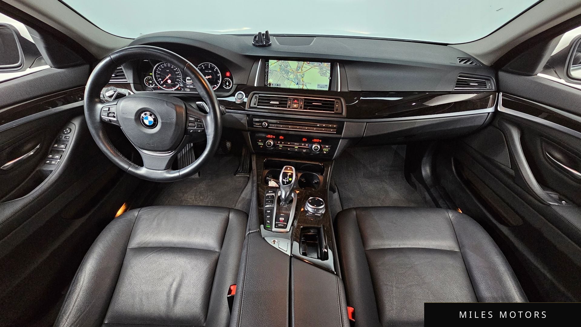 BMW 5 Series (F10) 2015 — миниатюра 7
