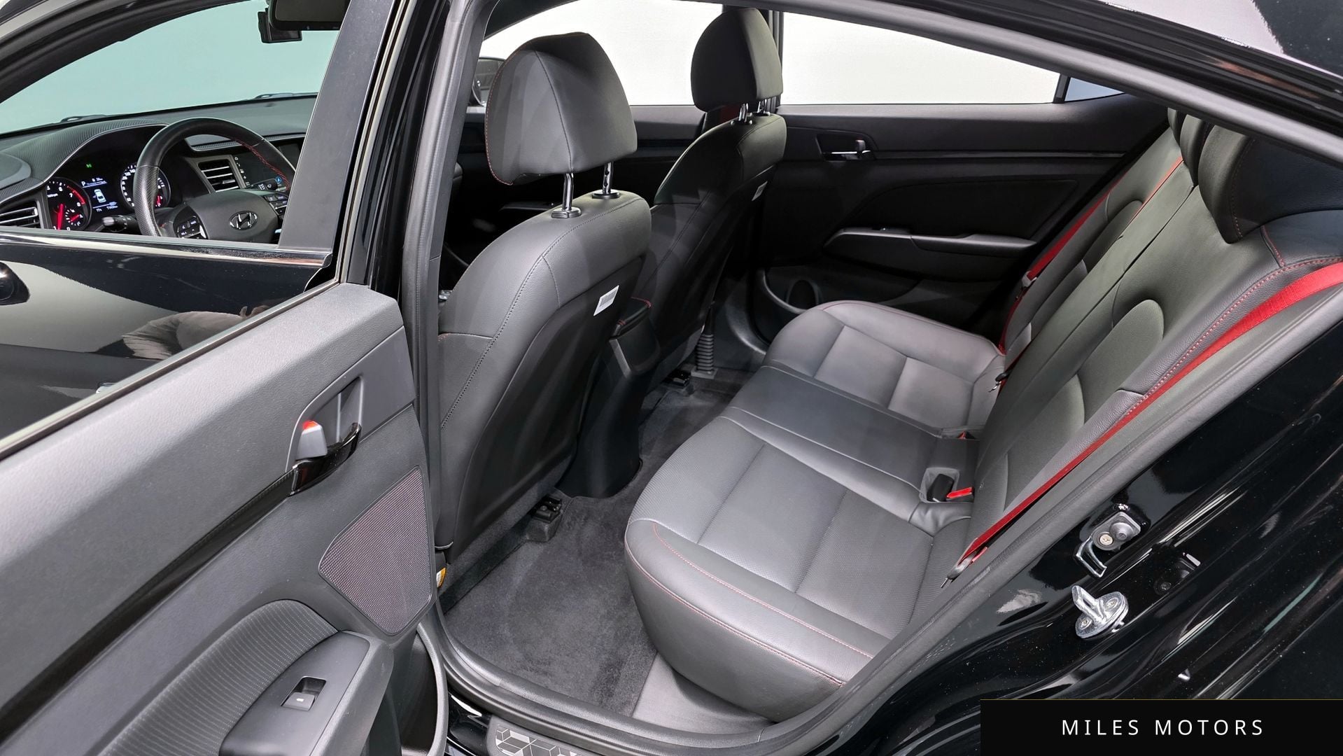 Hyundai AVANTE 2019 — миниатюра 12