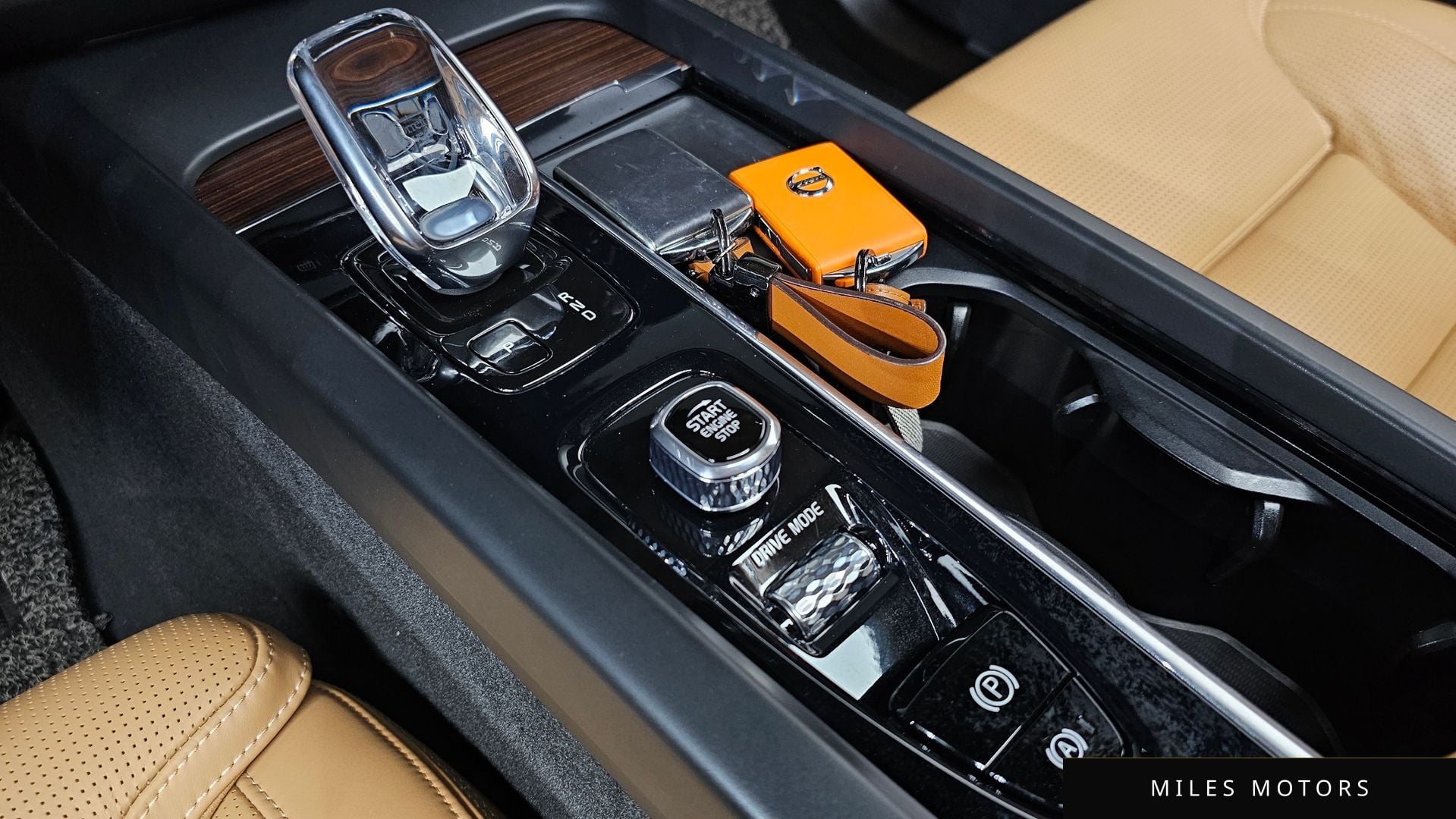 Volvo XC60 2021 — миниатюра 8