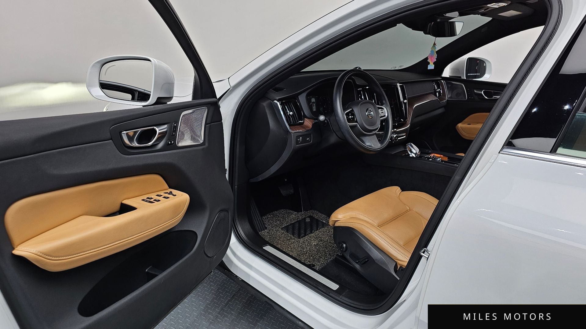 Volvo XC60 2021 — миниатюра 9