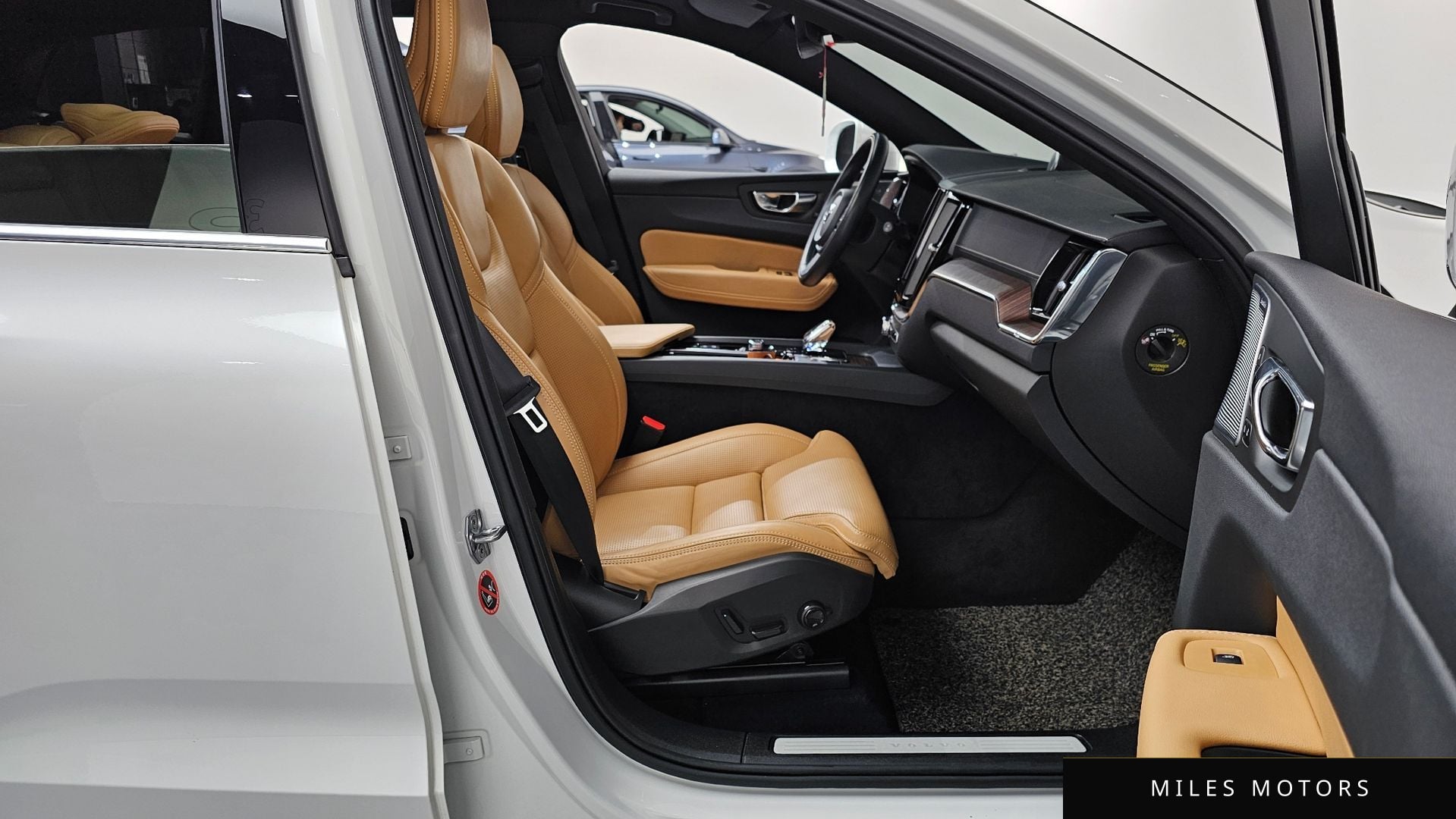 Volvo XC60 2021 — миниатюра 11