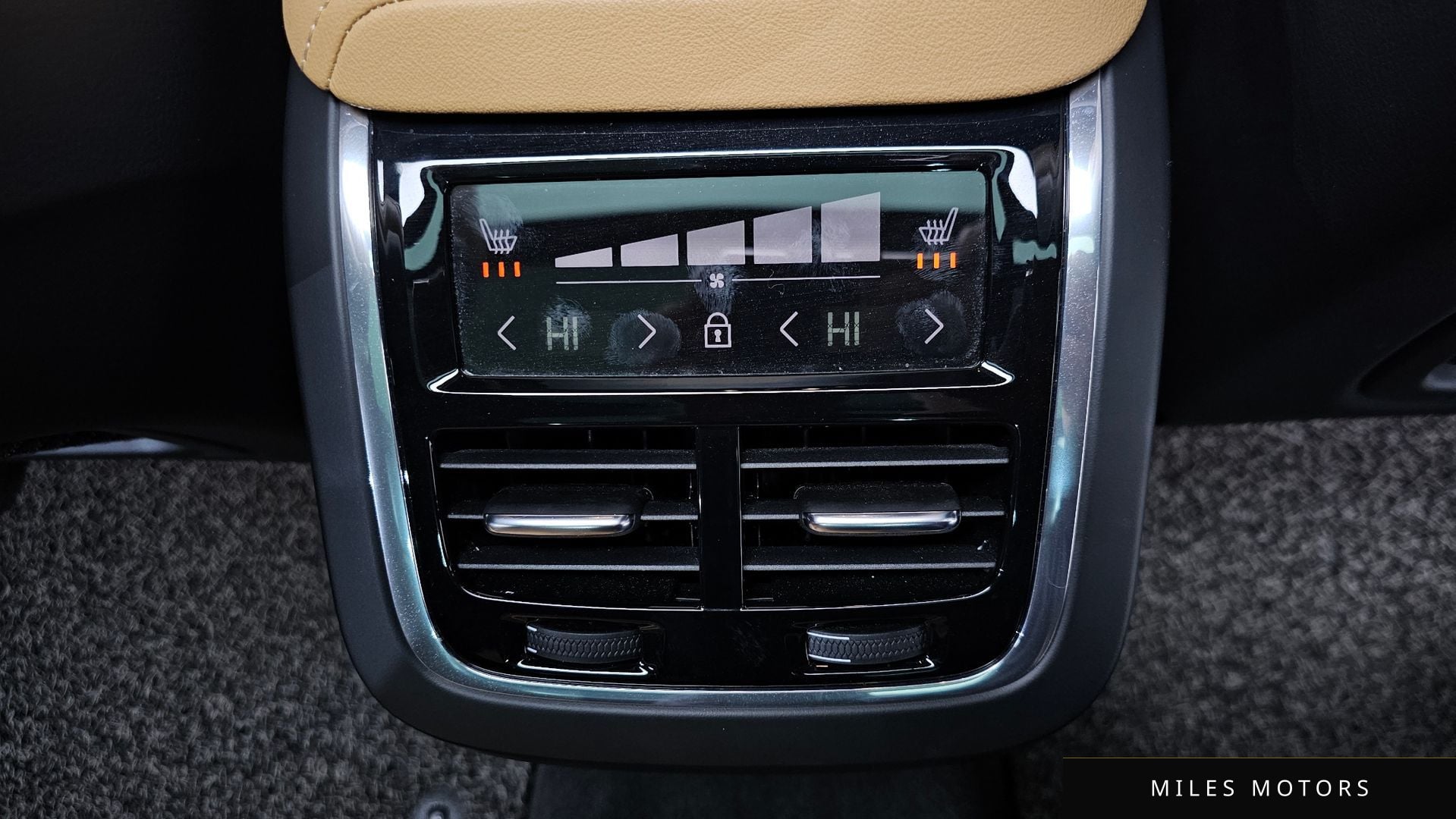 Volvo XC60 2021 — миниатюра 18