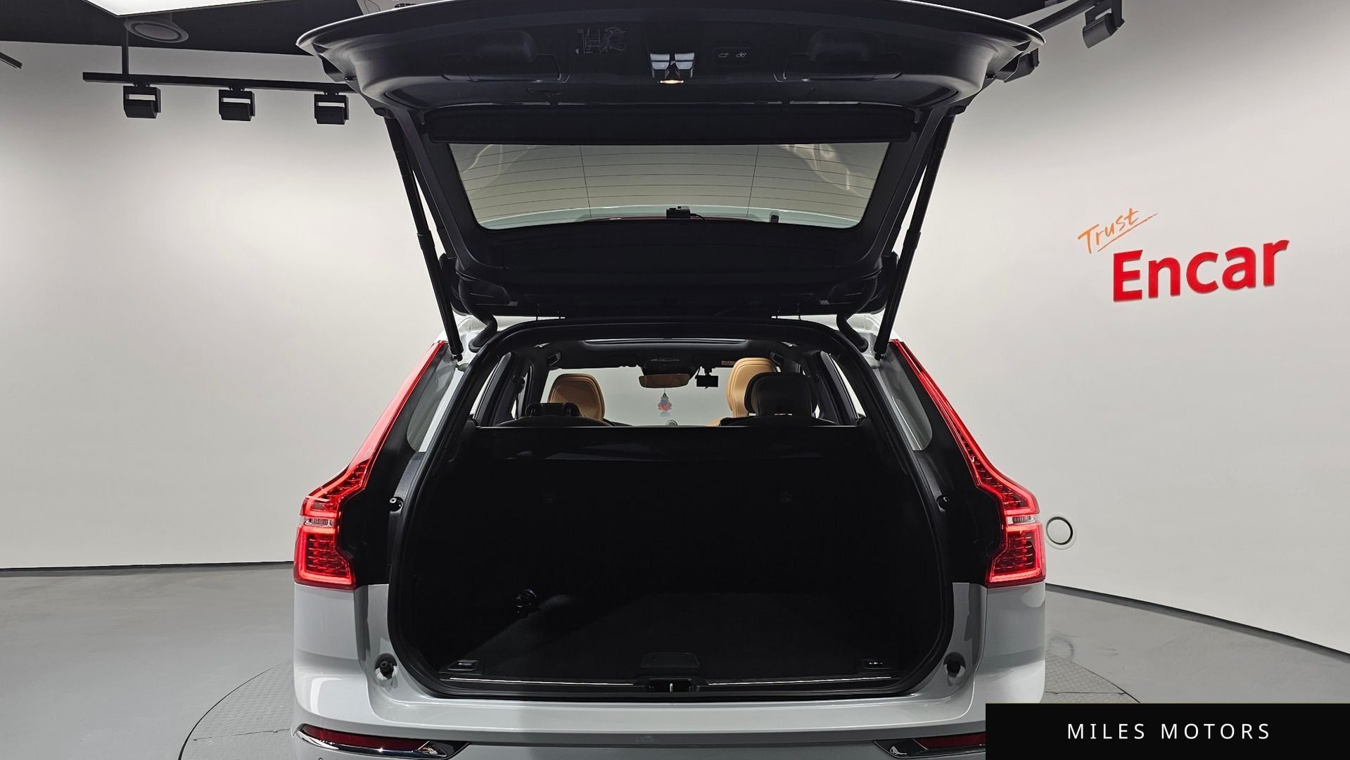 Volvo XC60 2021 — миниатюра 20