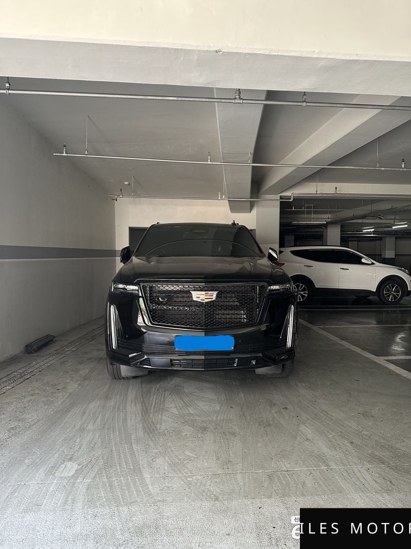 Cadillac Escalade 2023 — фото 1 из 5