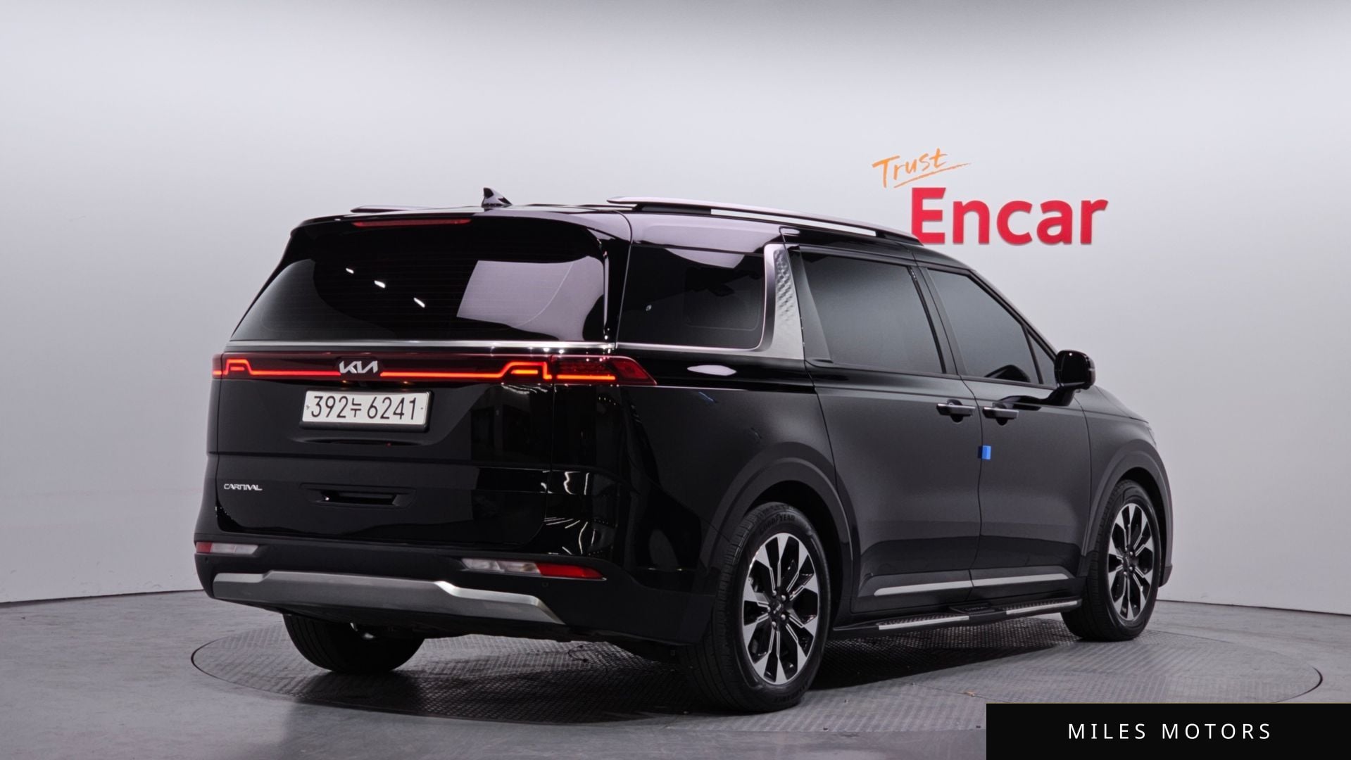 Kia Carnival 2023 — миниатюра 2