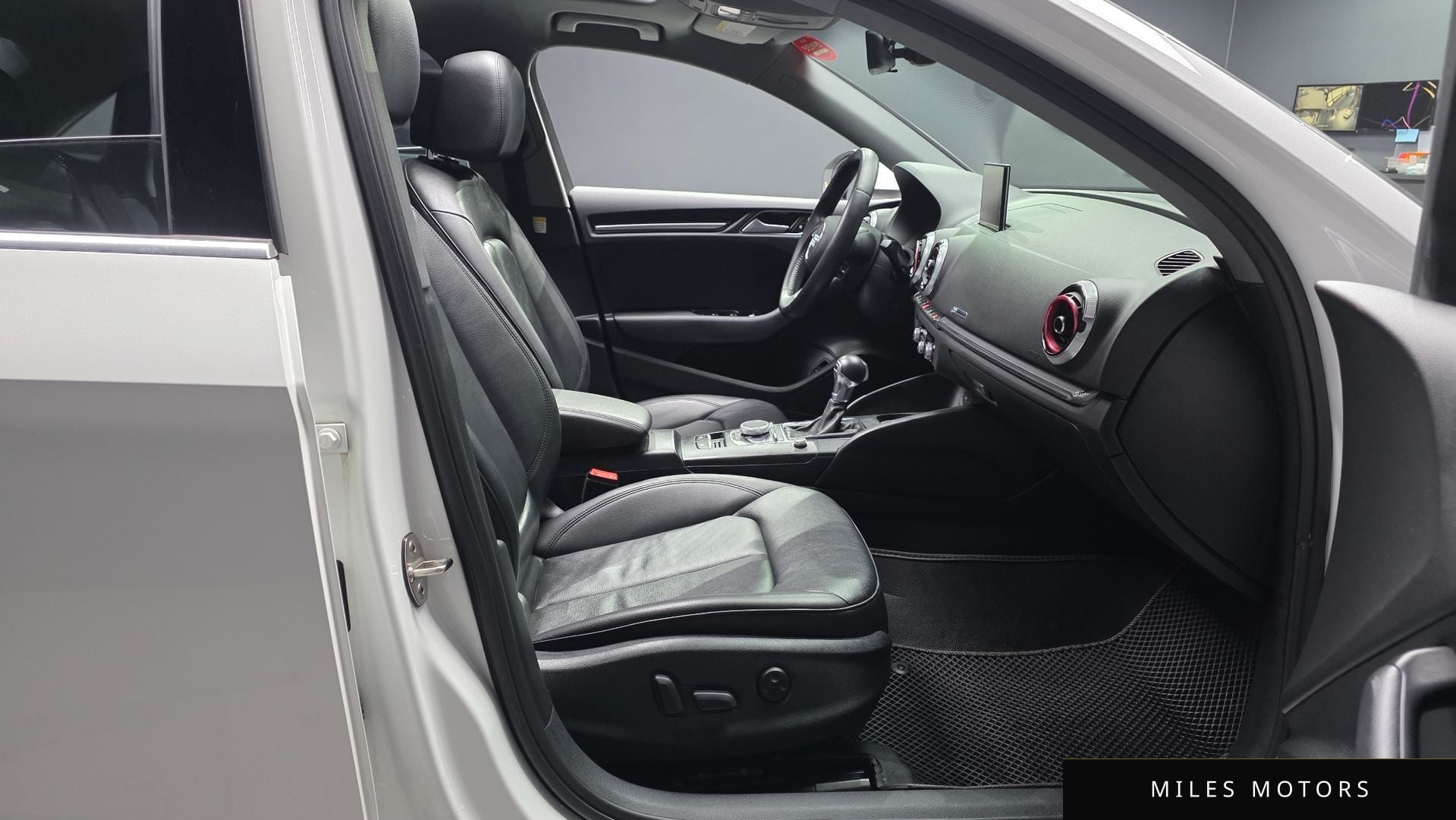 Audi A3 2018 — миниатюра 10