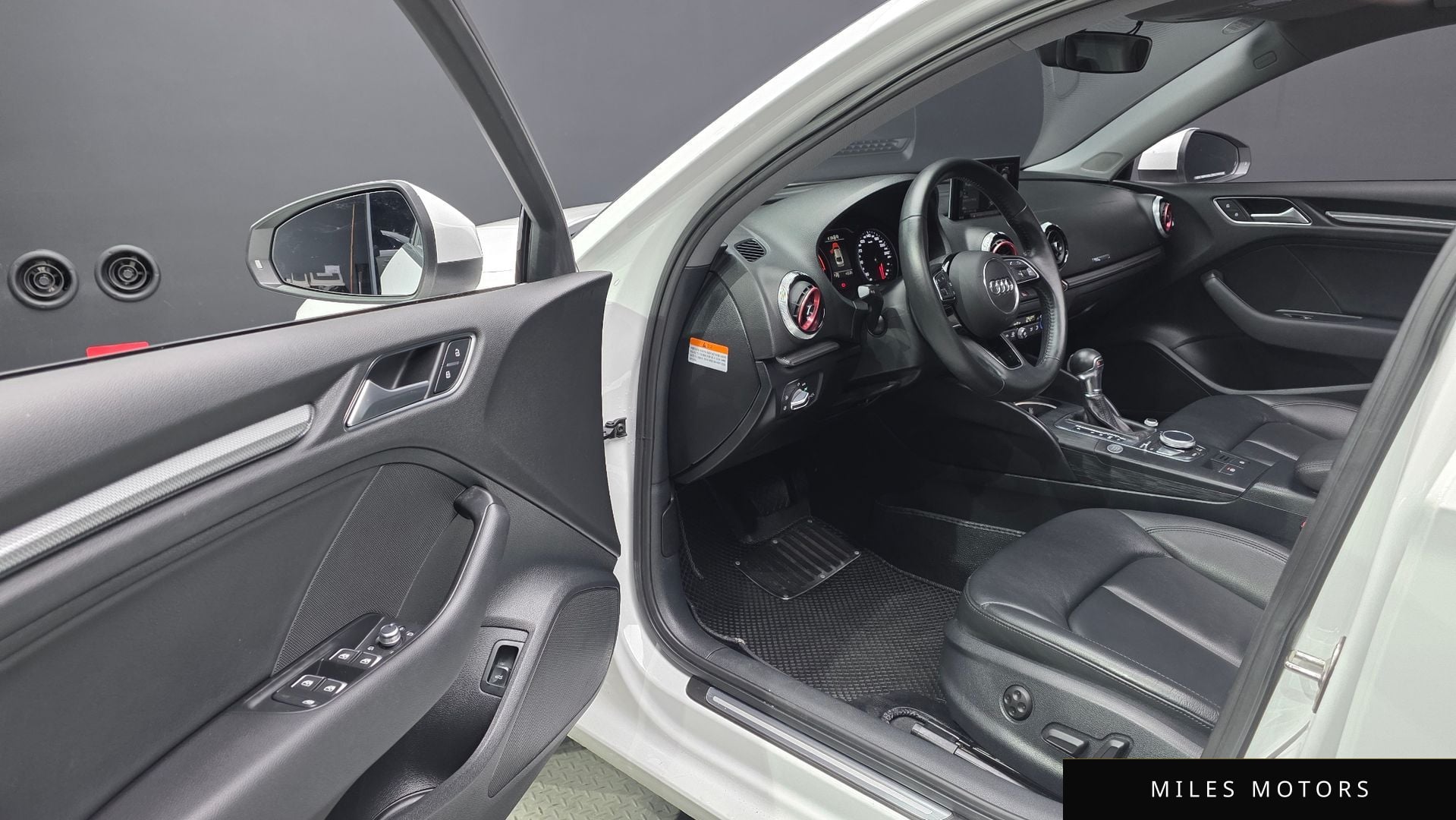 Audi A3 2018 — миниатюра 11