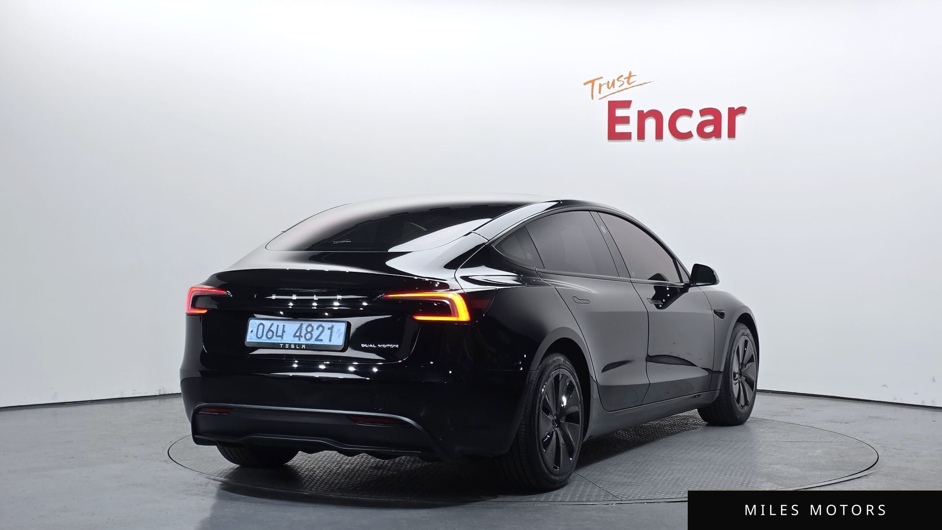 Tesla 모델 3 2024 — миниатюра 2