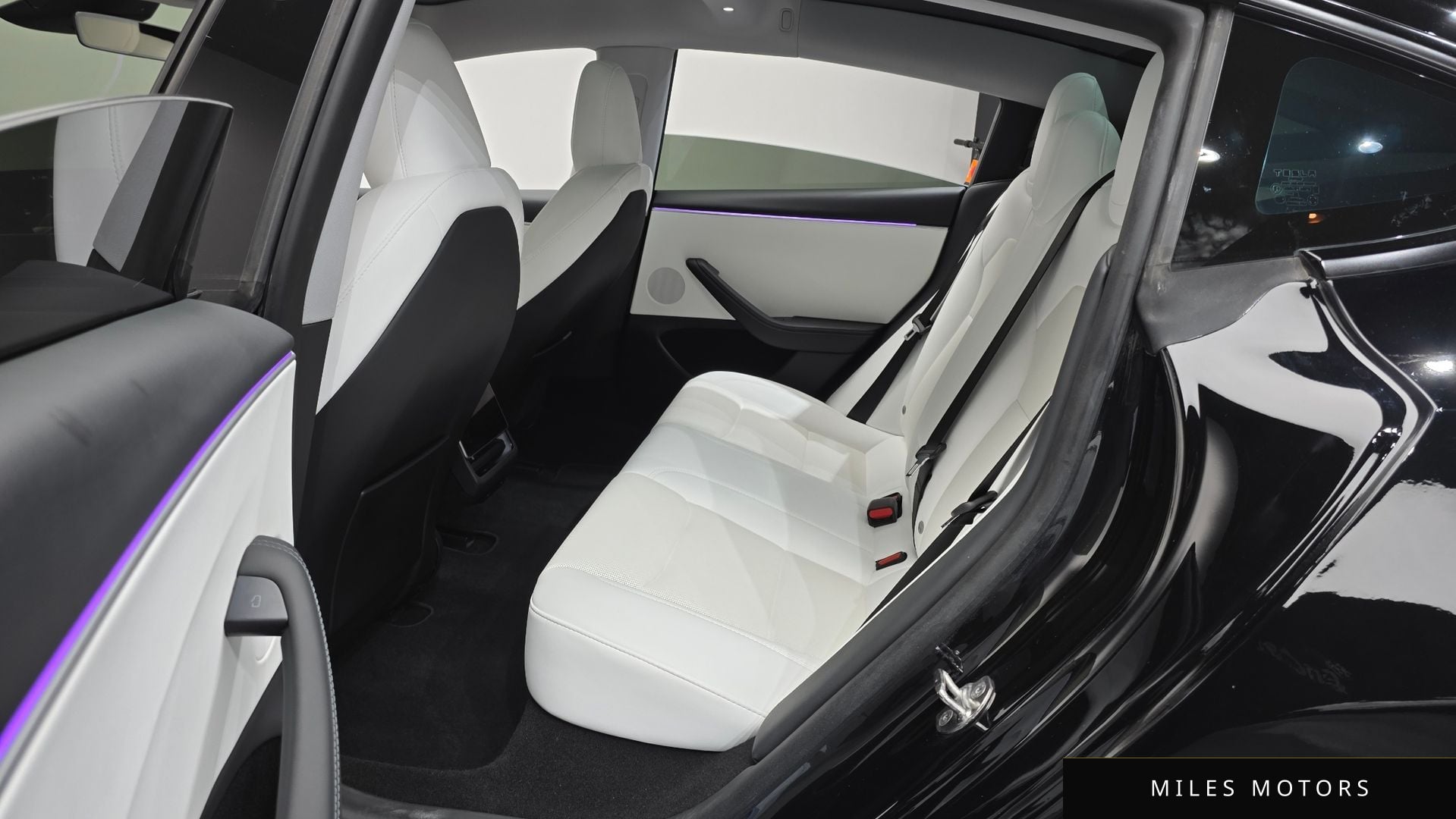 Tesla 모델 3 2024 — миниатюра 11