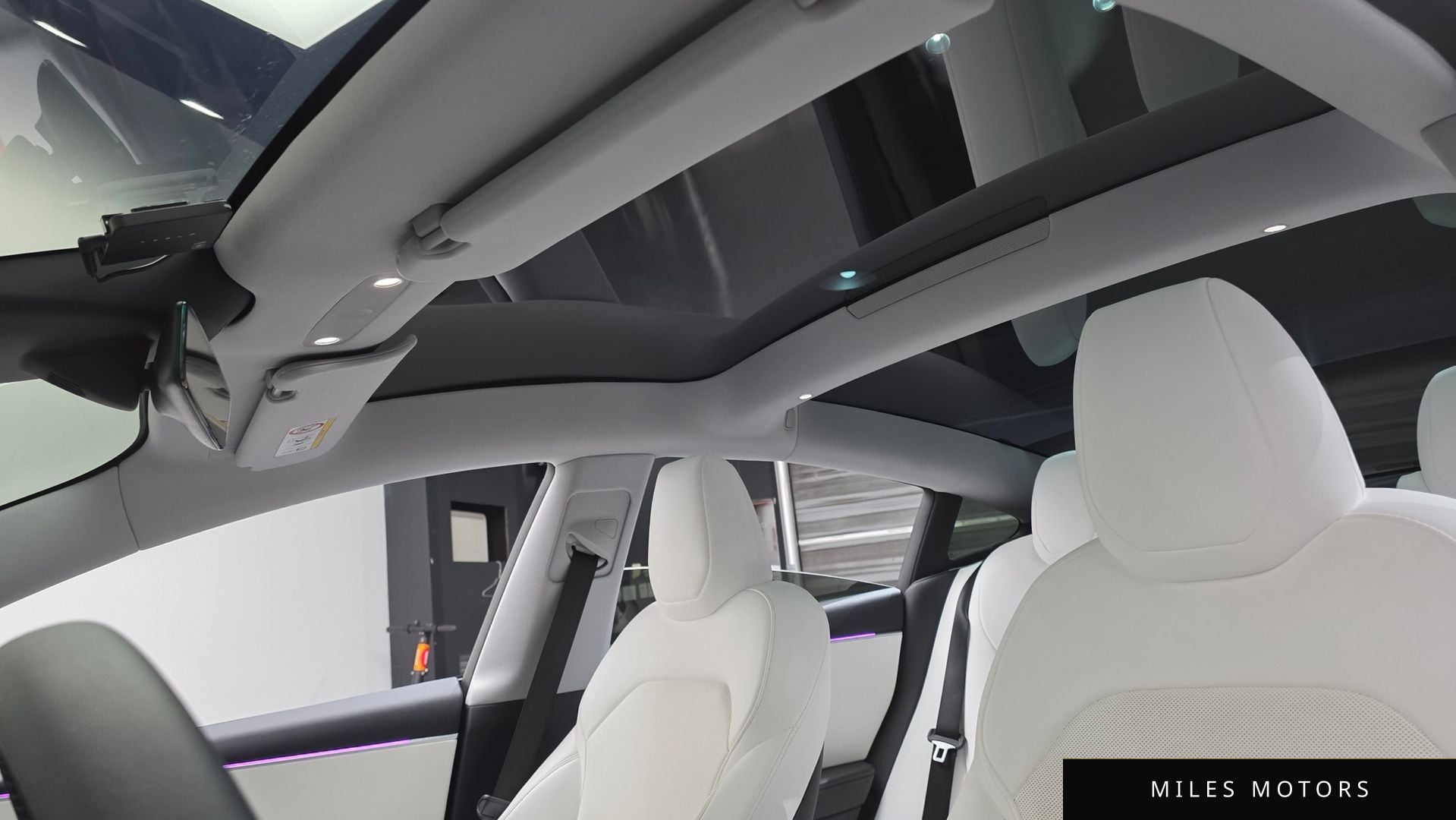 Tesla 모델 3 2024 — миниатюра 19