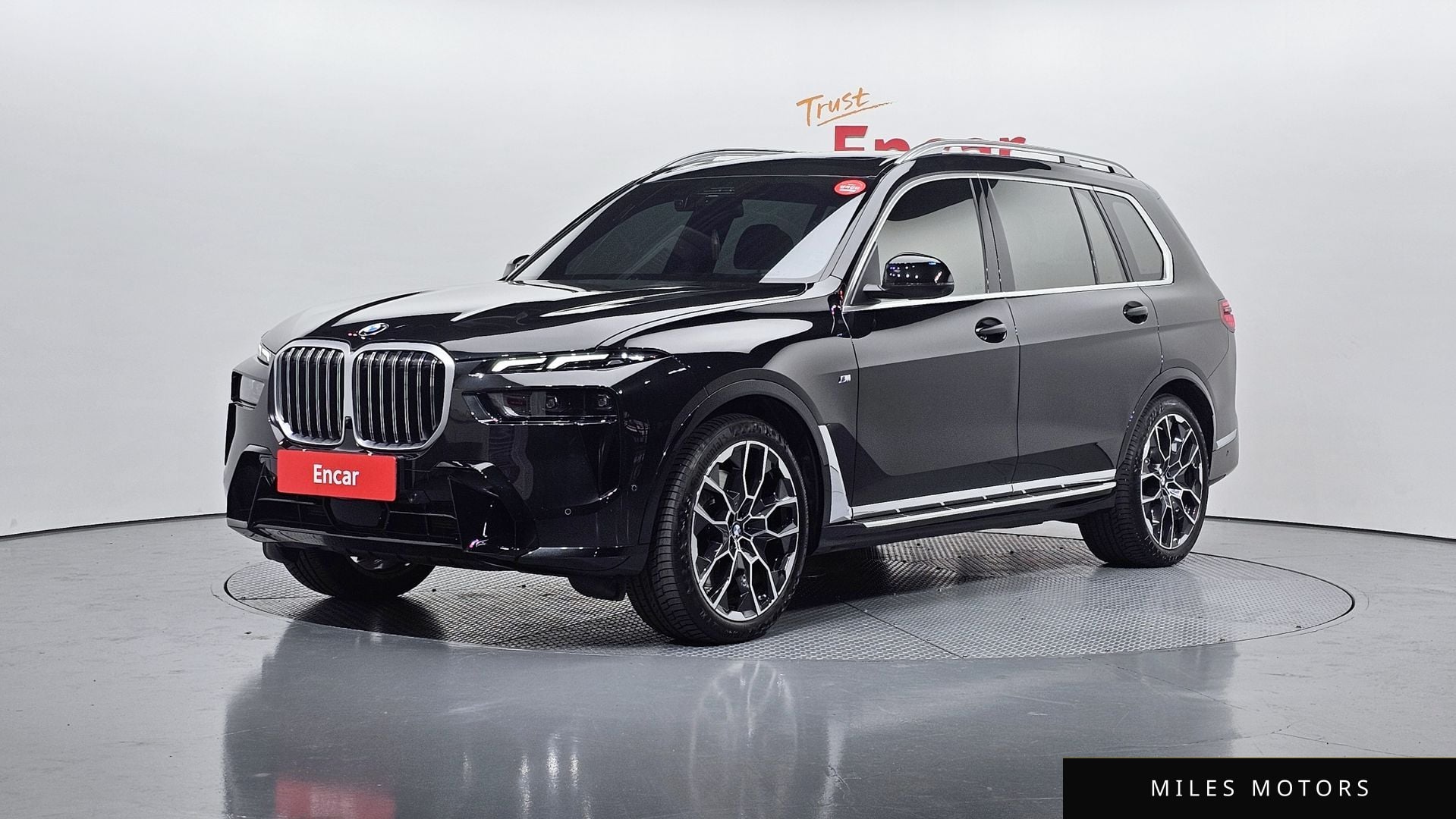 BMW X7 (G07) 2025 — фото 1 из 12