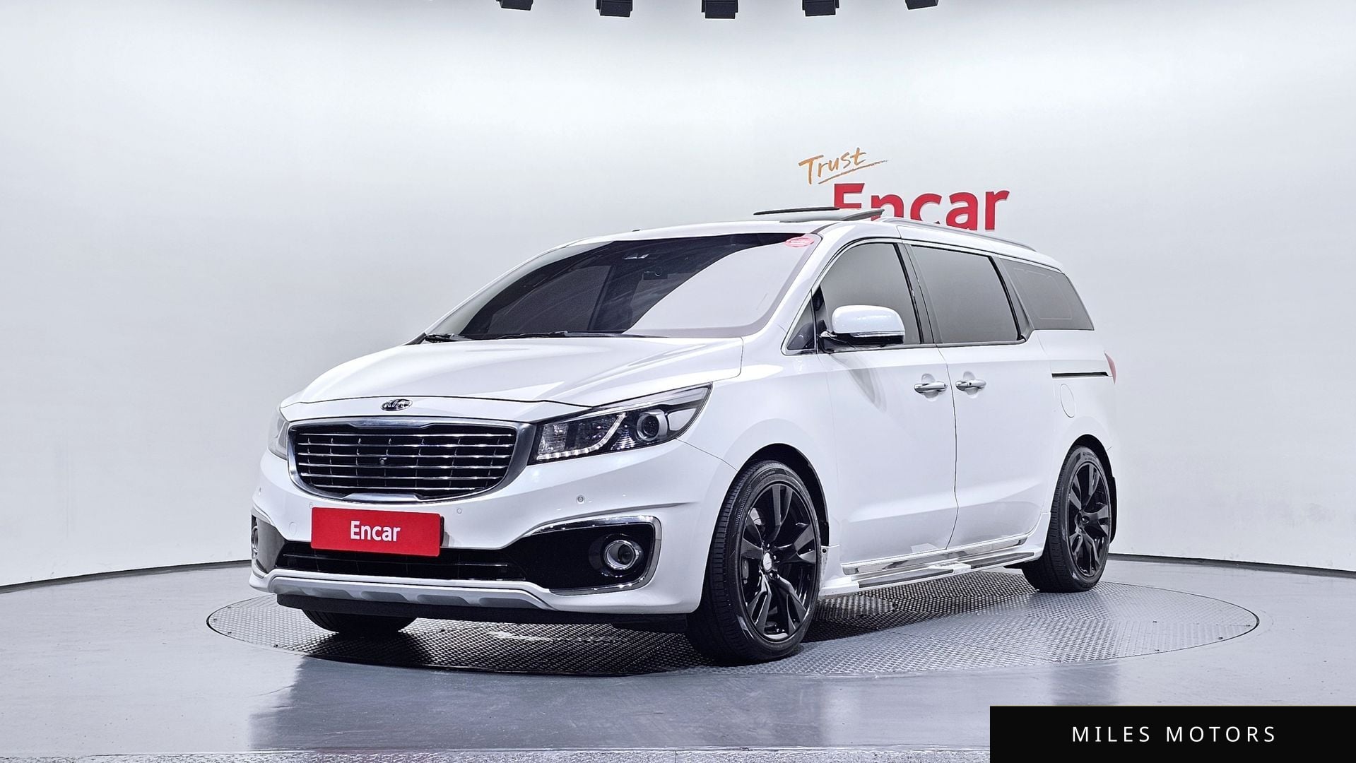 Kia Canival 2016 — фото 1 из 12