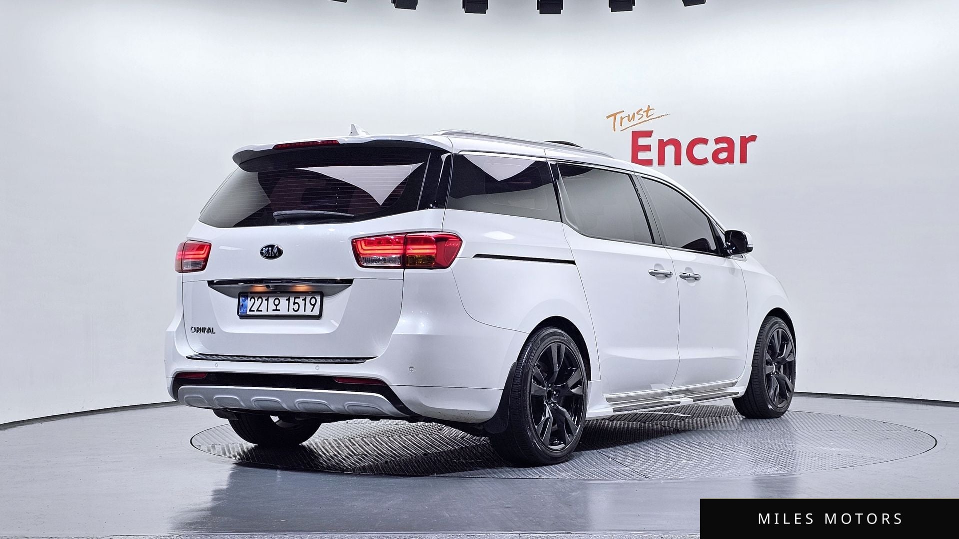 Kia Canival 2016 — миниатюра 2