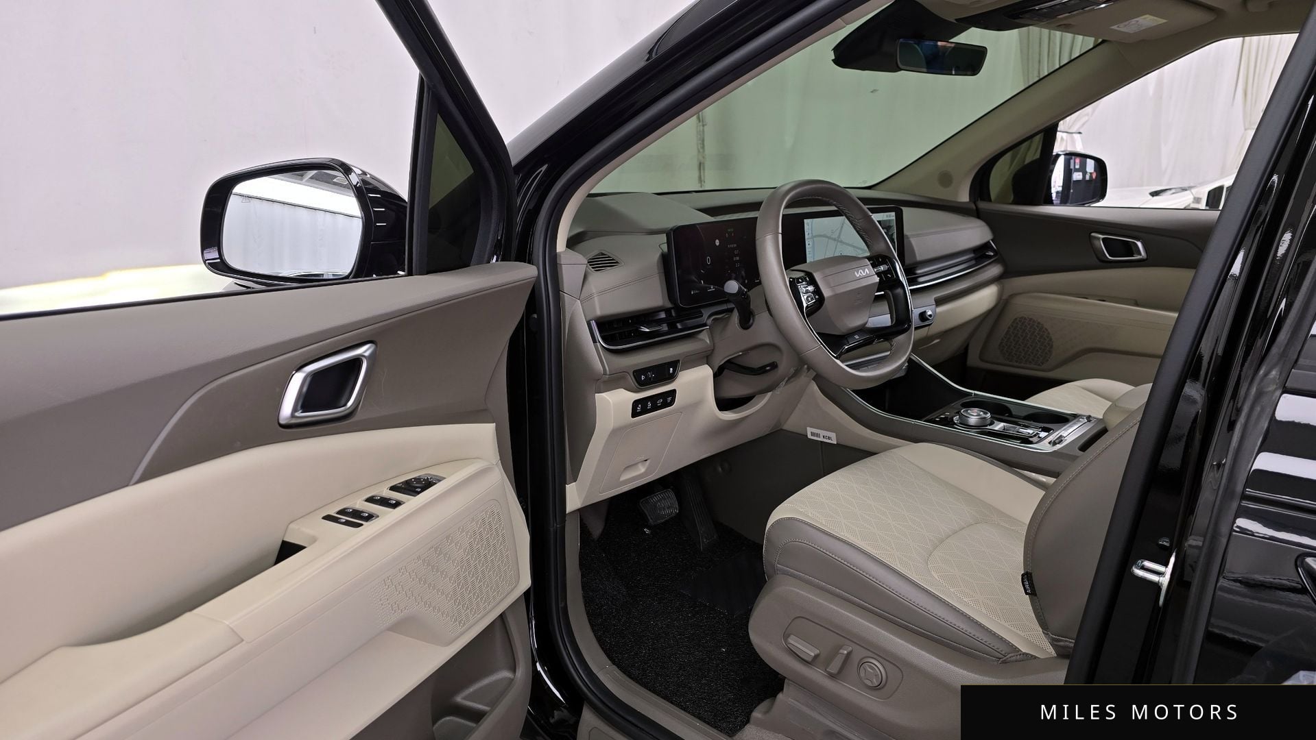 Kia Canival 2025 — миниатюра 10