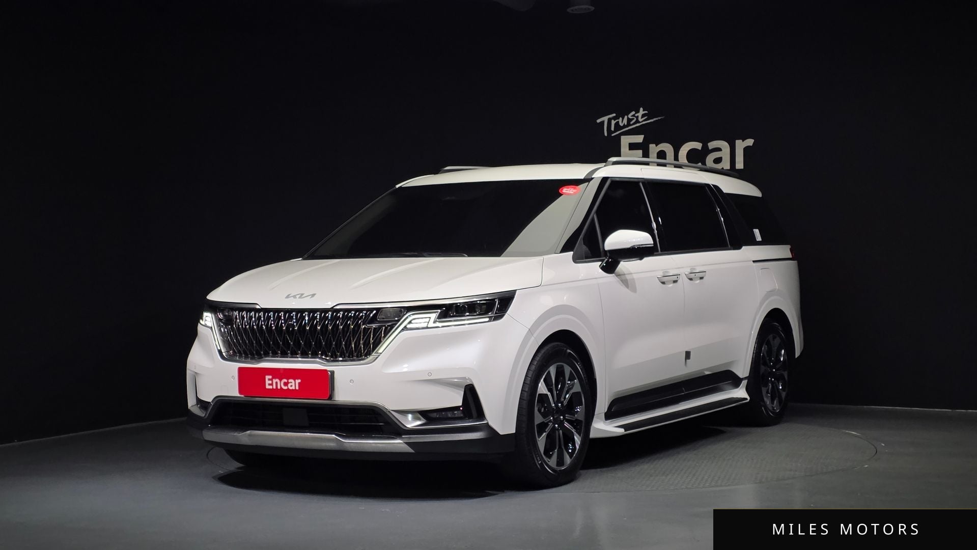Kia Carnival 2022 — фото 1 из 12