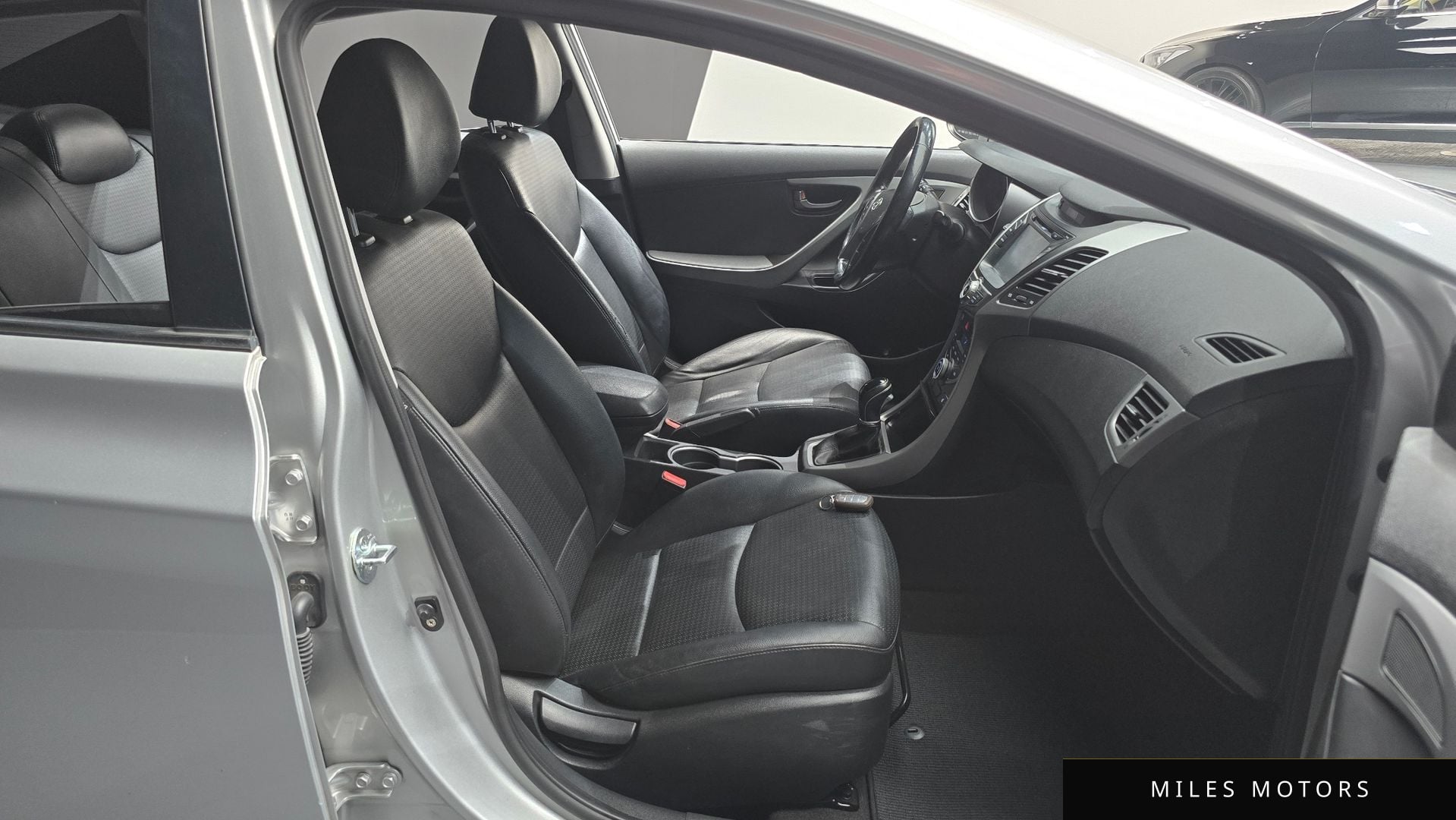 Hyundai AVANTE 2014 — миниатюра 10