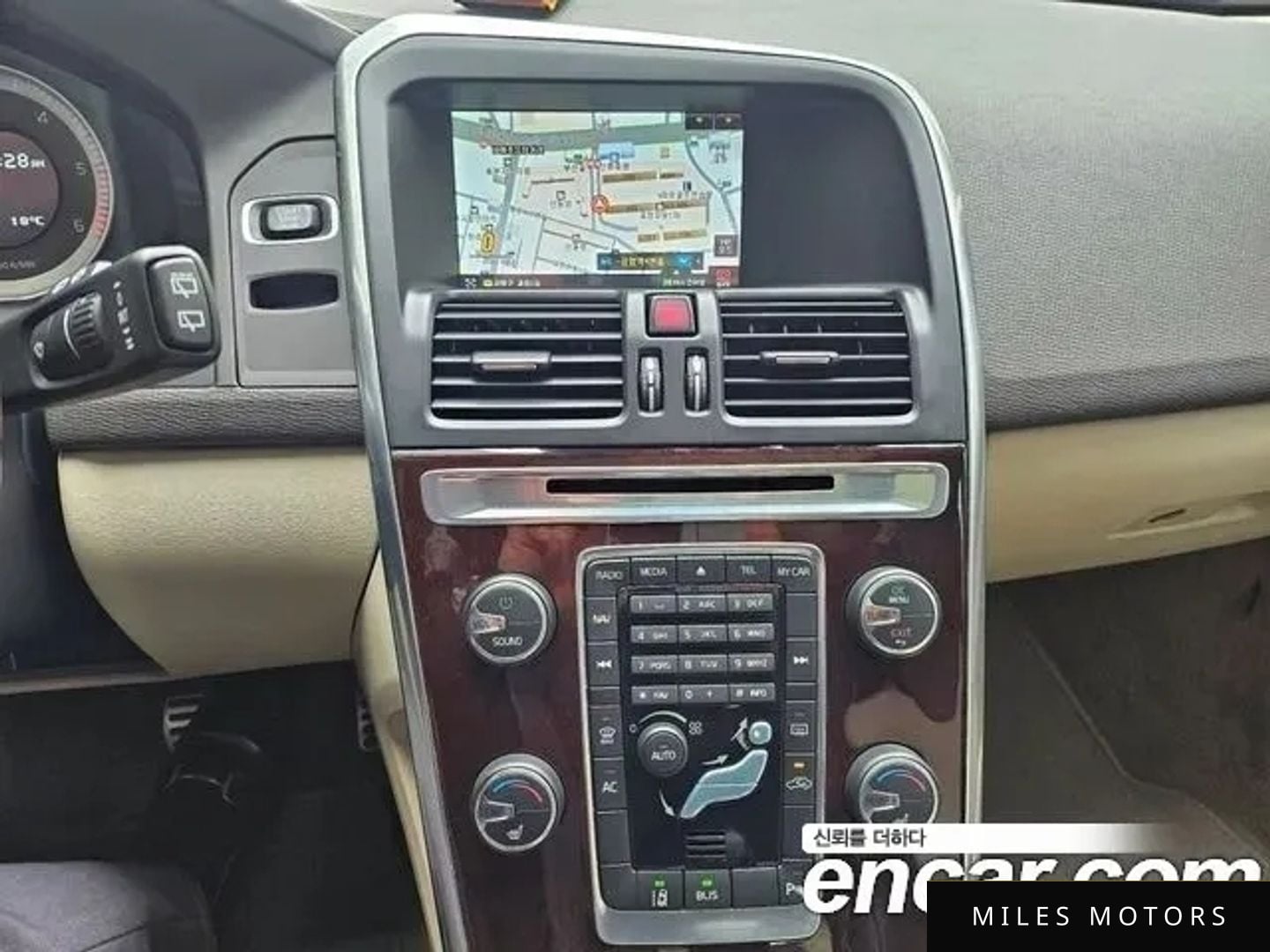 Volvo XC60 2012 — миниатюра 15
