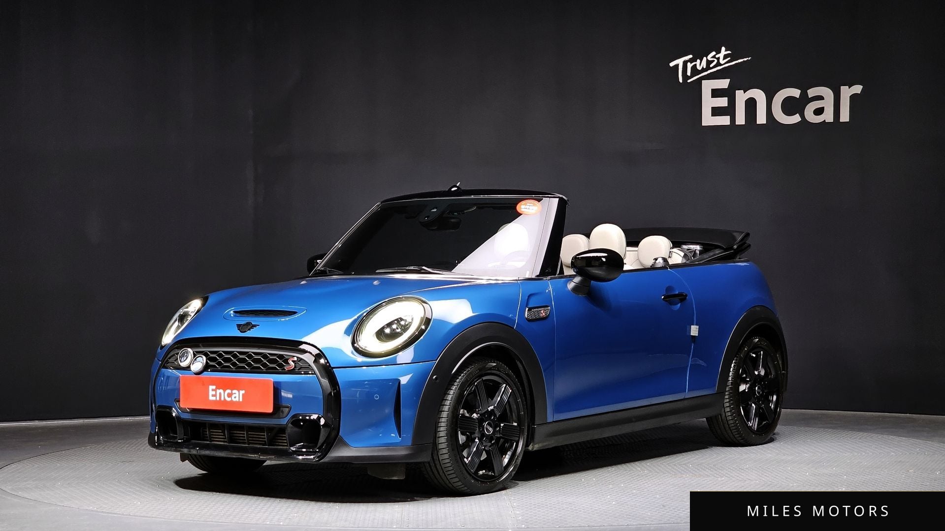 MINI Cooper Convertible 2023 — фото 1 из 12