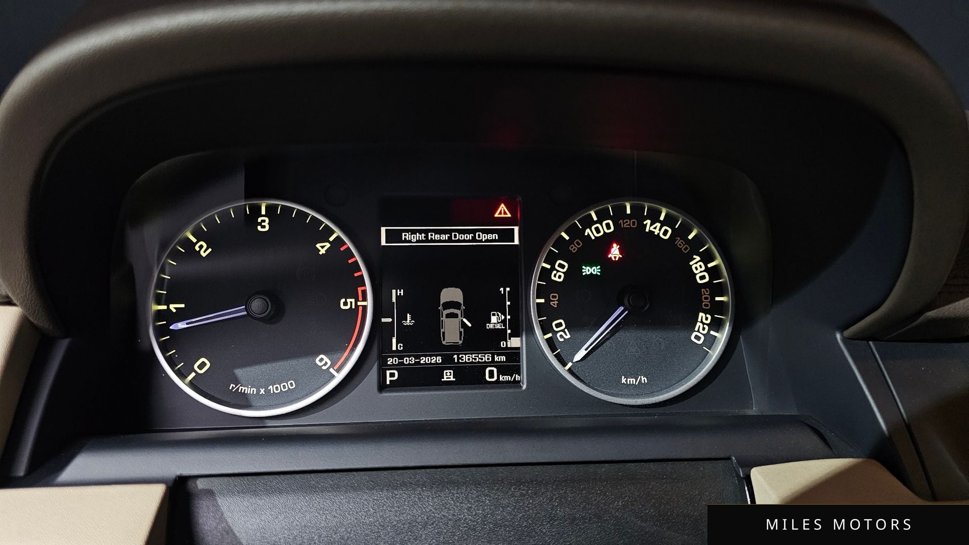 Land Rover Discovery 2016 — миниатюра 8