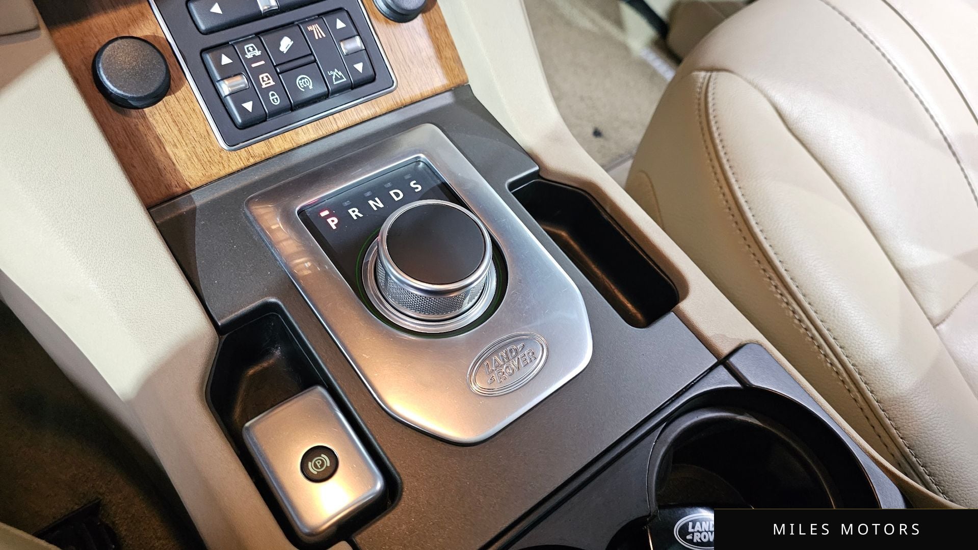 Land Rover Discovery 2016 — миниатюра 9