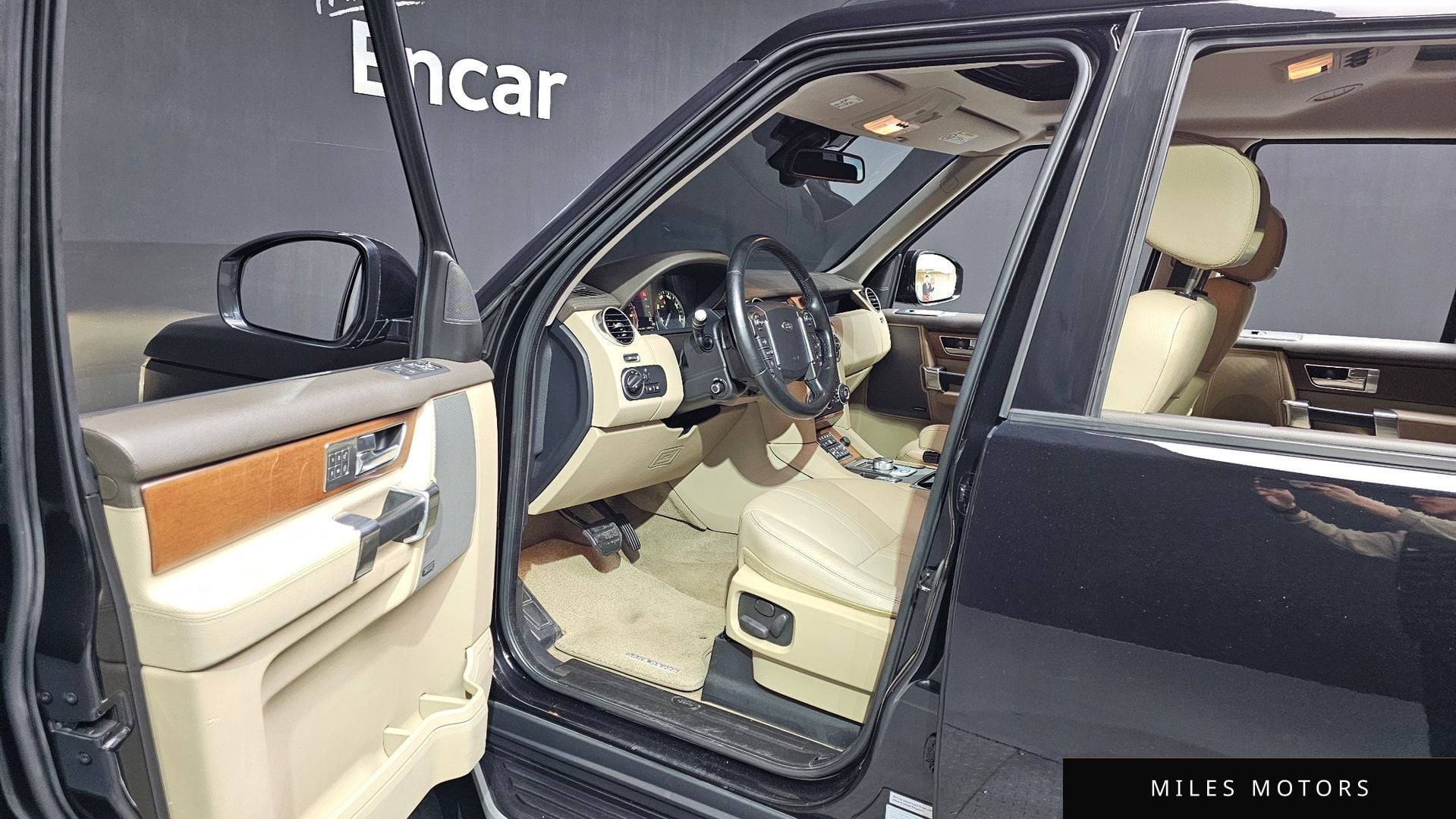 Land Rover Discovery 2016 — миниатюра 10