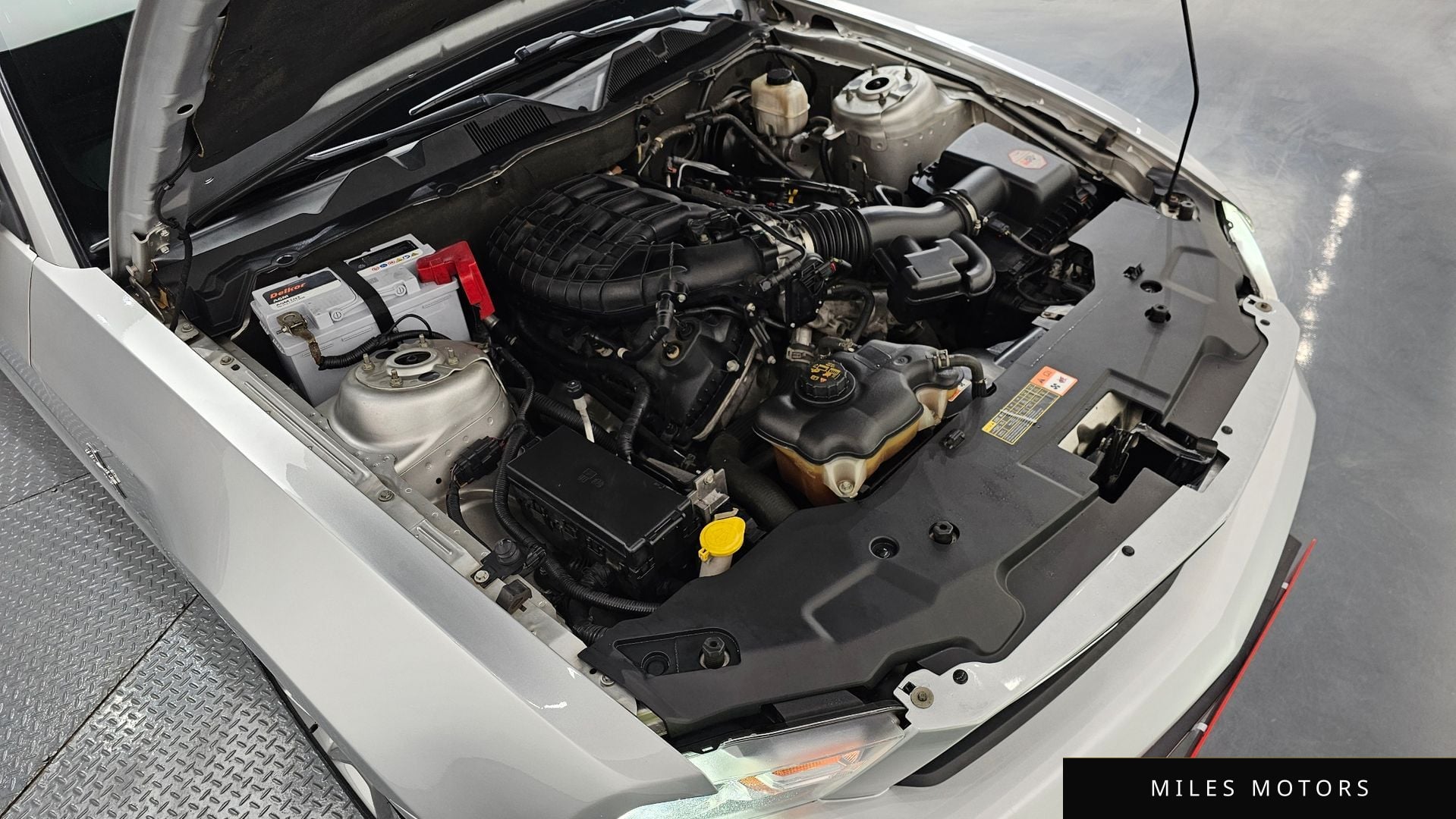 Ford 머스탱 2011 — миниатюра 6