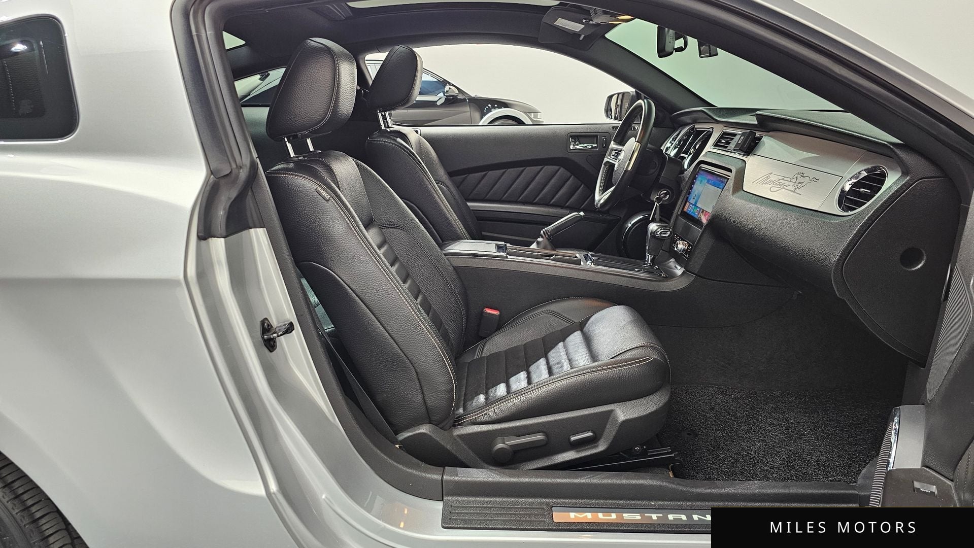 Ford 머스탱 2011 — миниатюра 11