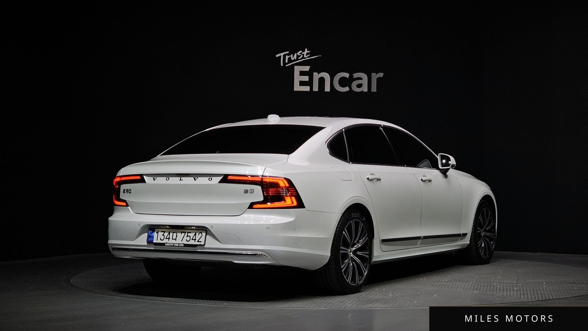 Volvo S90 2023 — миниатюра 2