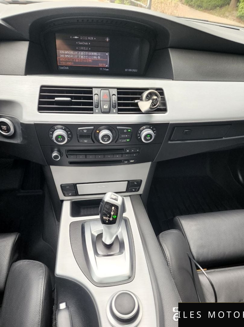 BMW 5 Series (E60) 2008 — миниатюра 3