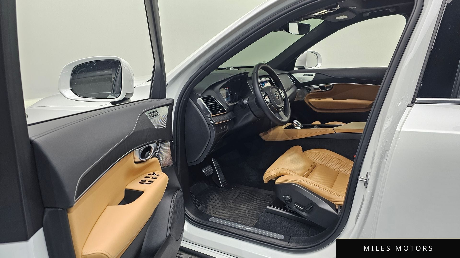 Volvo XC90 2024 — миниатюра 9