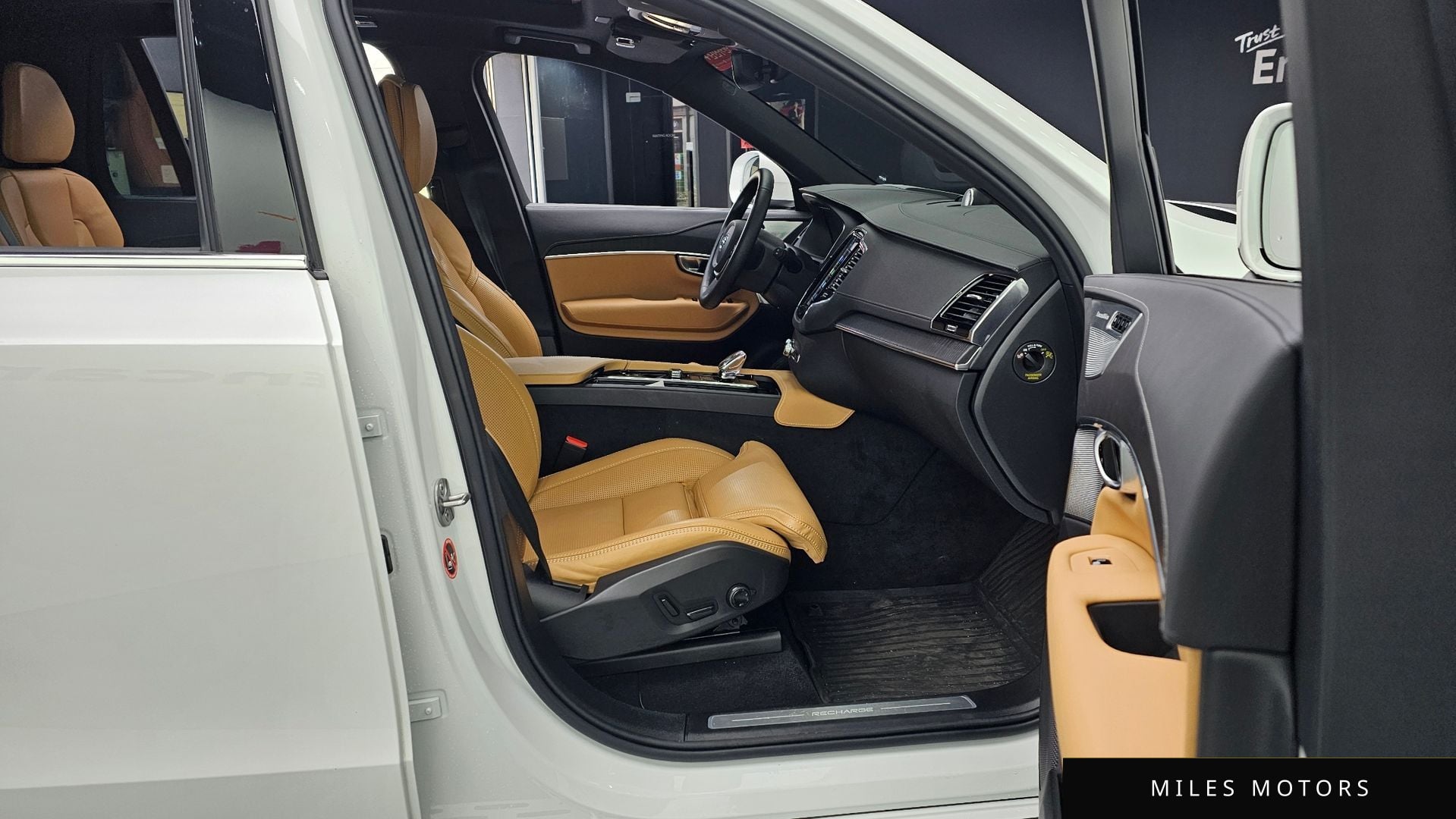 Volvo XC90 2024 — миниатюра 11