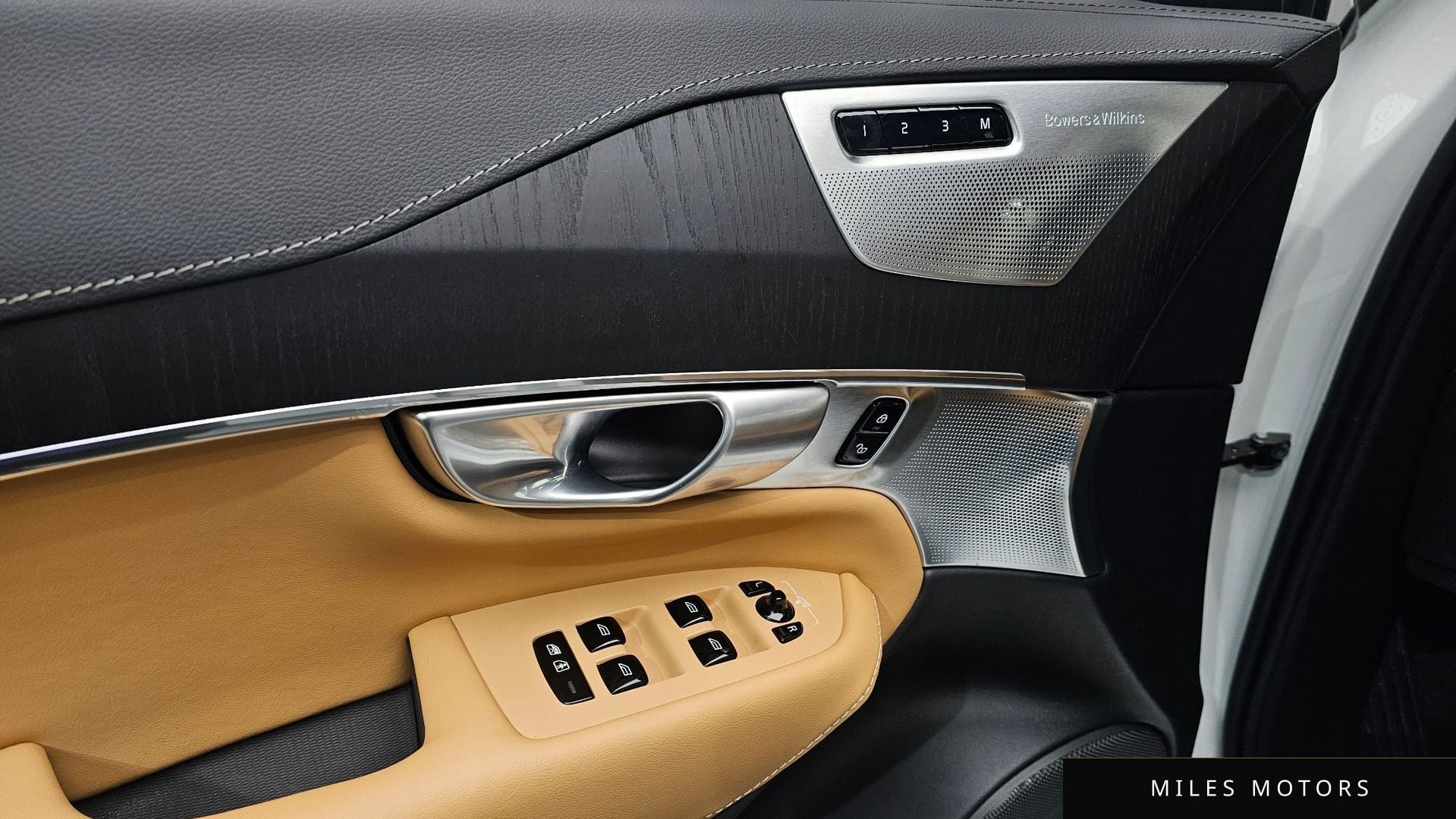 Volvo XC90 2024 — миниатюра 16