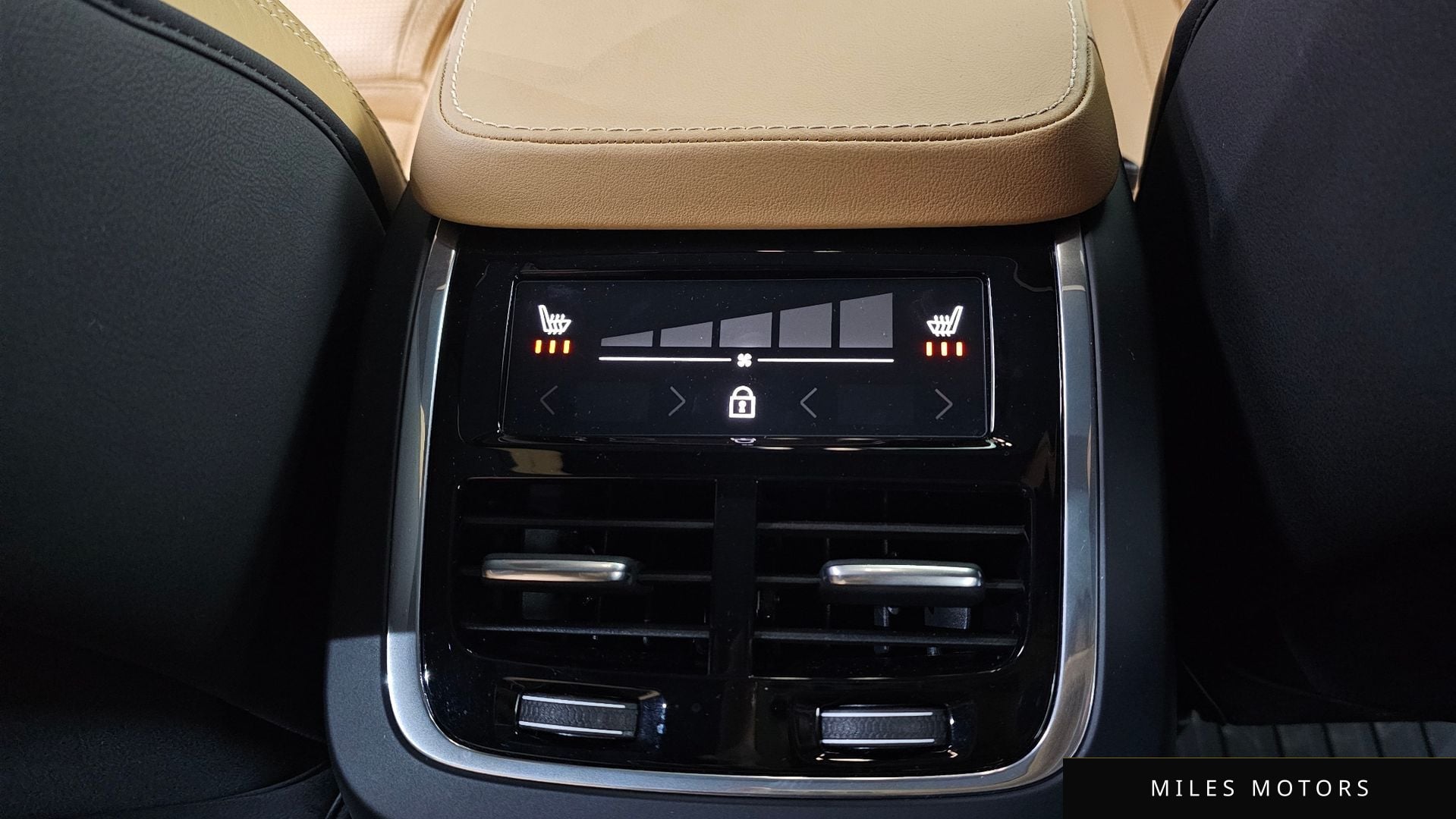 Volvo XC90 2024 — миниатюра 18