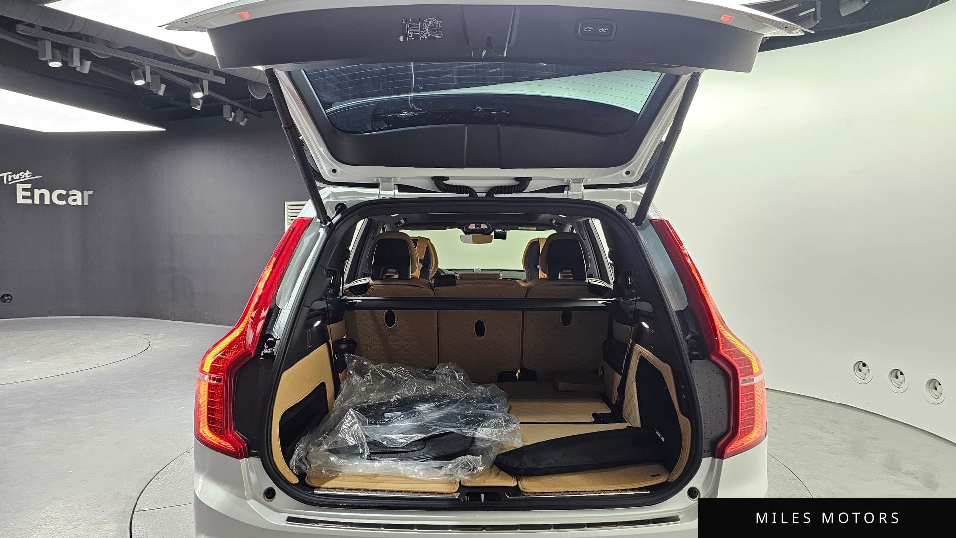 Volvo XC90 2024 — миниатюра 20