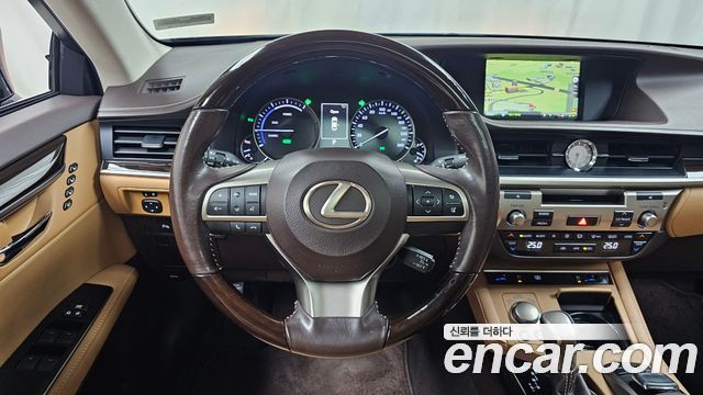 Лексус ES300h 2017 — миниатюра 13