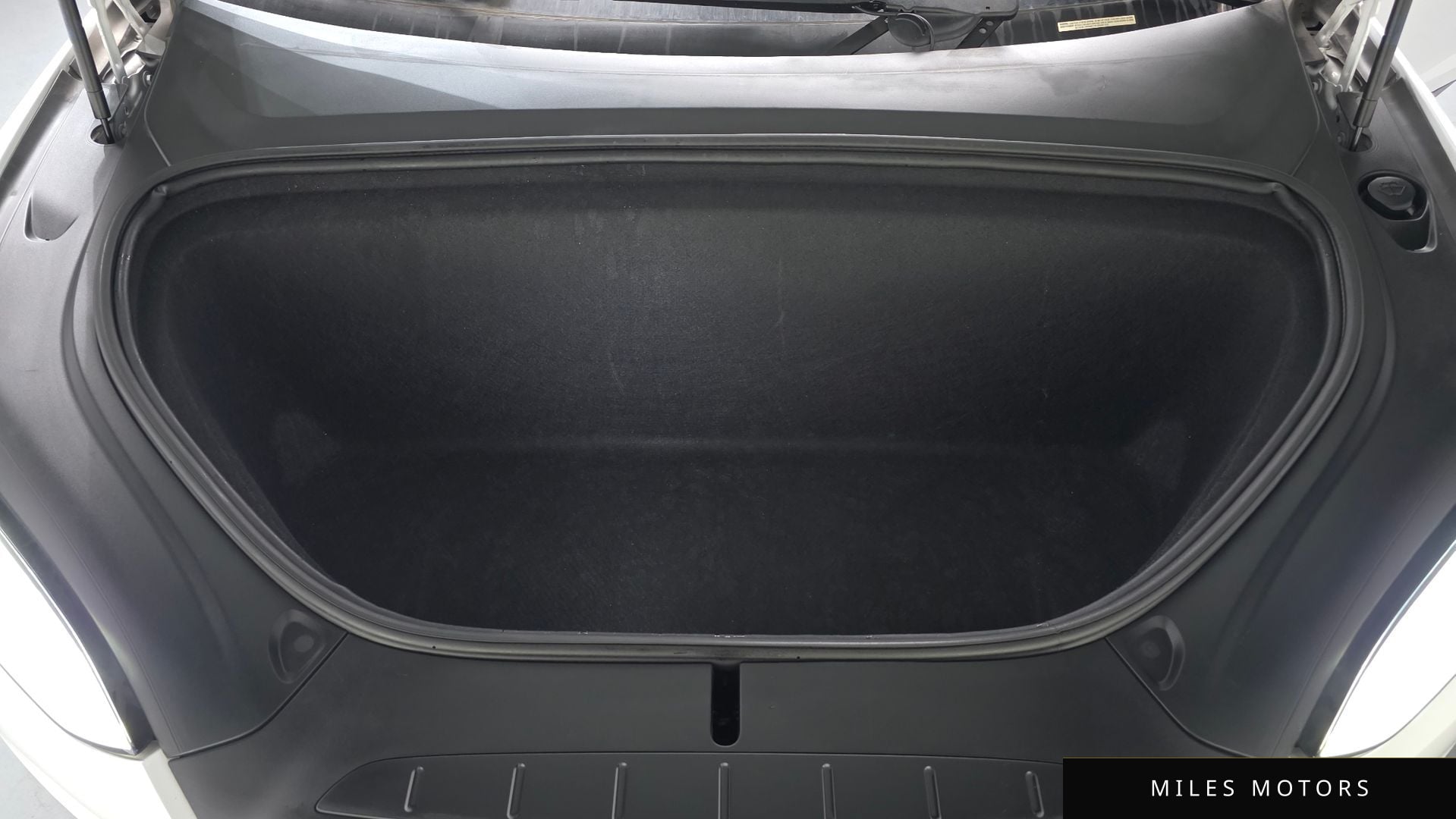 Tesla Model X 2019 — миниатюра 6