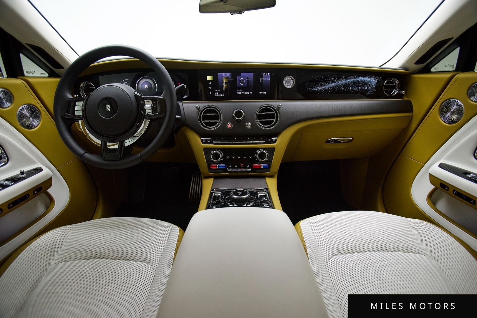 Rolls-Royce Spectre 2024 — миниатюра 12