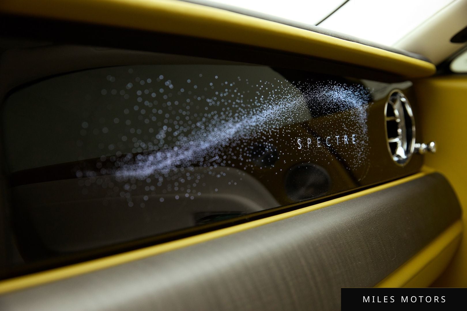 Rolls-Royce Spectre 2024 — миниатюра 15