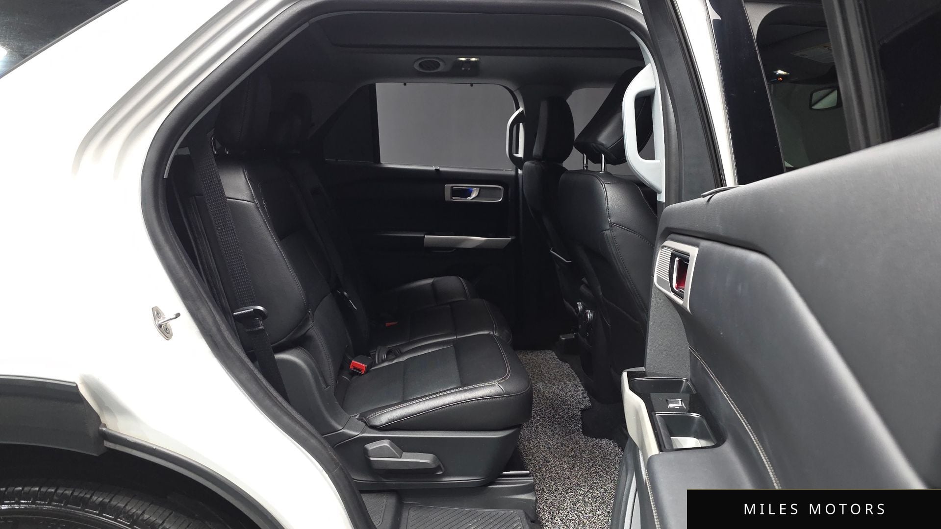 Ford Explorer 2021 — миниатюра 12