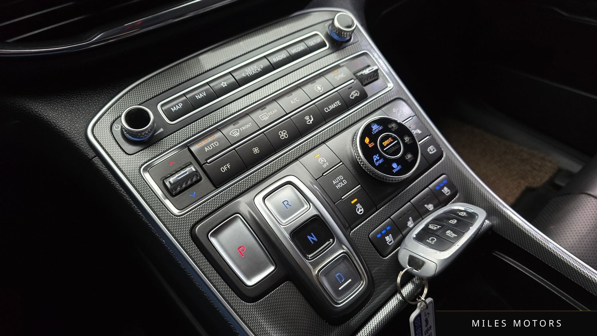 Hyundai Santafe 2022 — миниатюра 9